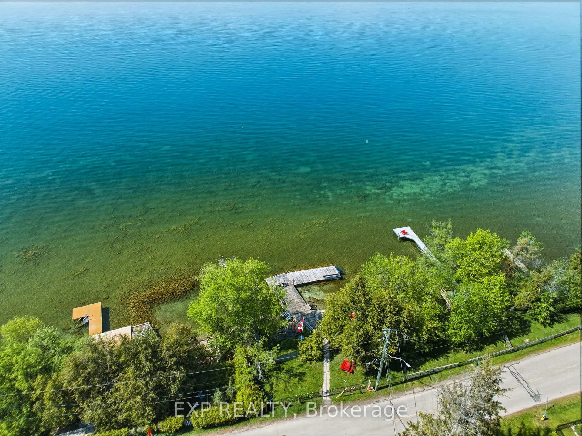 Photo 2 of 32 Farley Circle, Georgina, Historic Lakeshore Communities — HOMEH