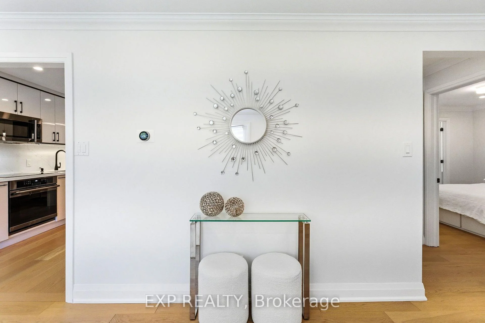 Photo 8 of 32 Farley Circle, Georgina, Historic Lakeshore Communities — HOMEH