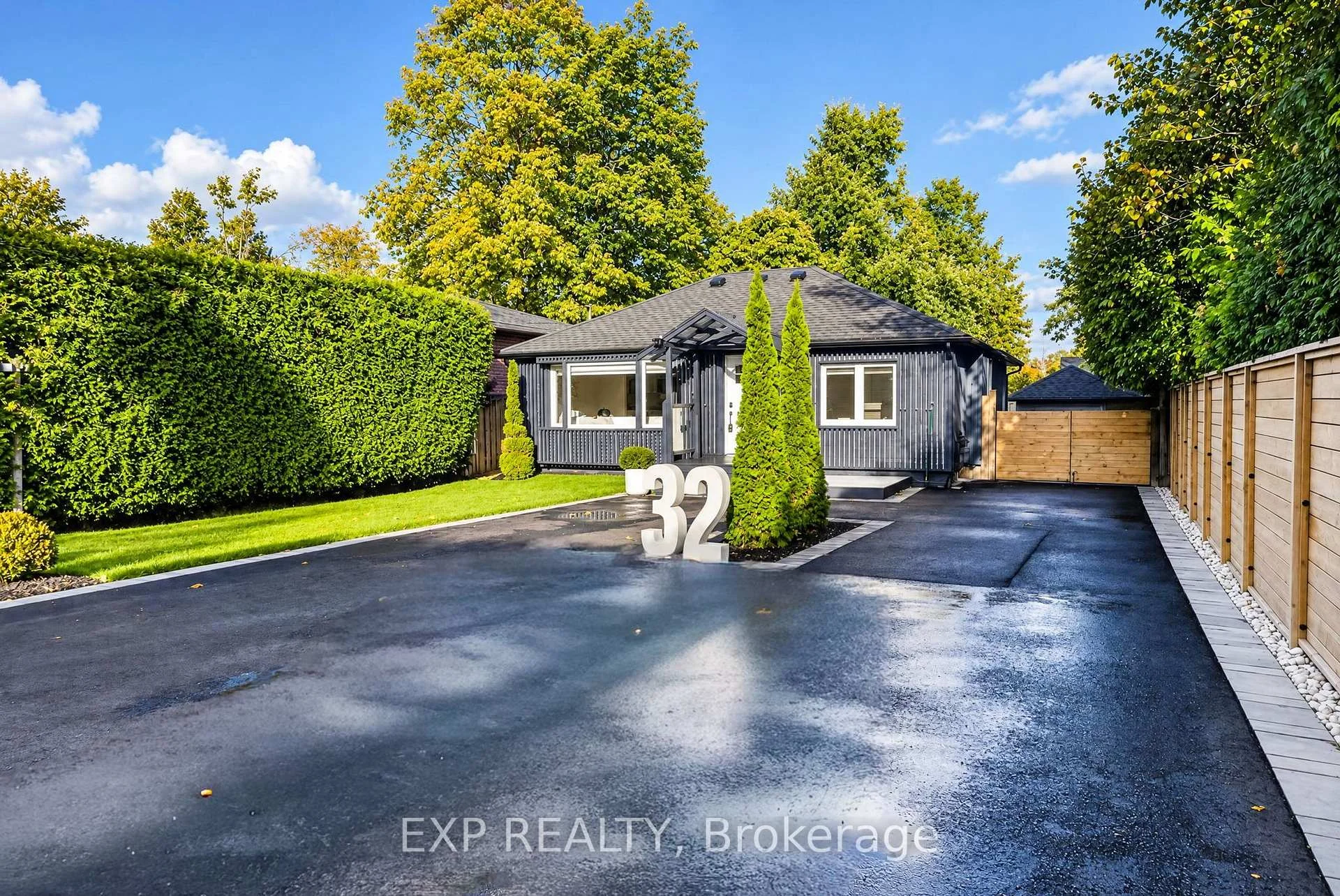 Photo 61 of 32 Farley Circle, Georgina, Historic Lakeshore Communities — HOMEH