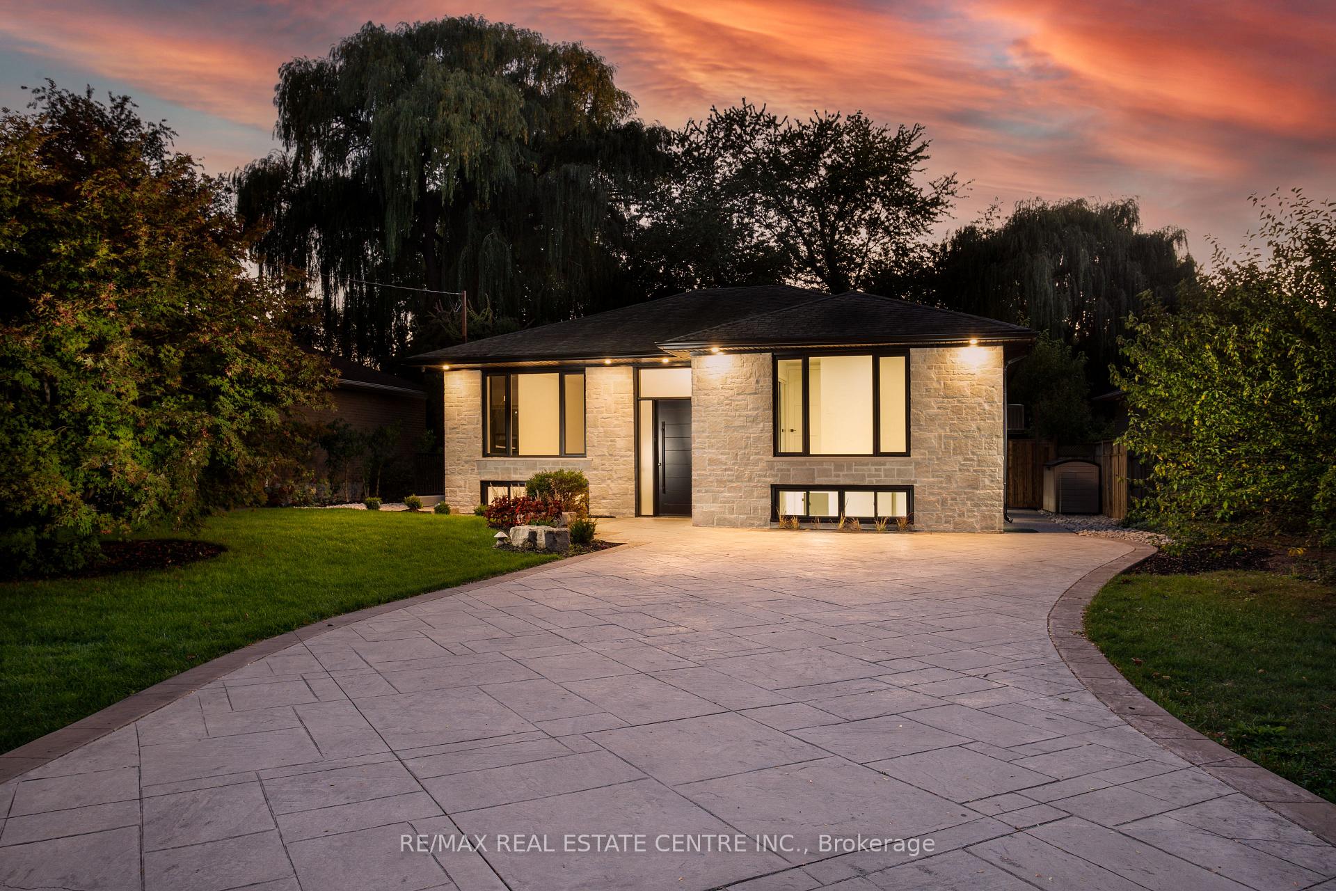 Photo 1 of 446 Willis Drive, Oakville, West — HOMEH