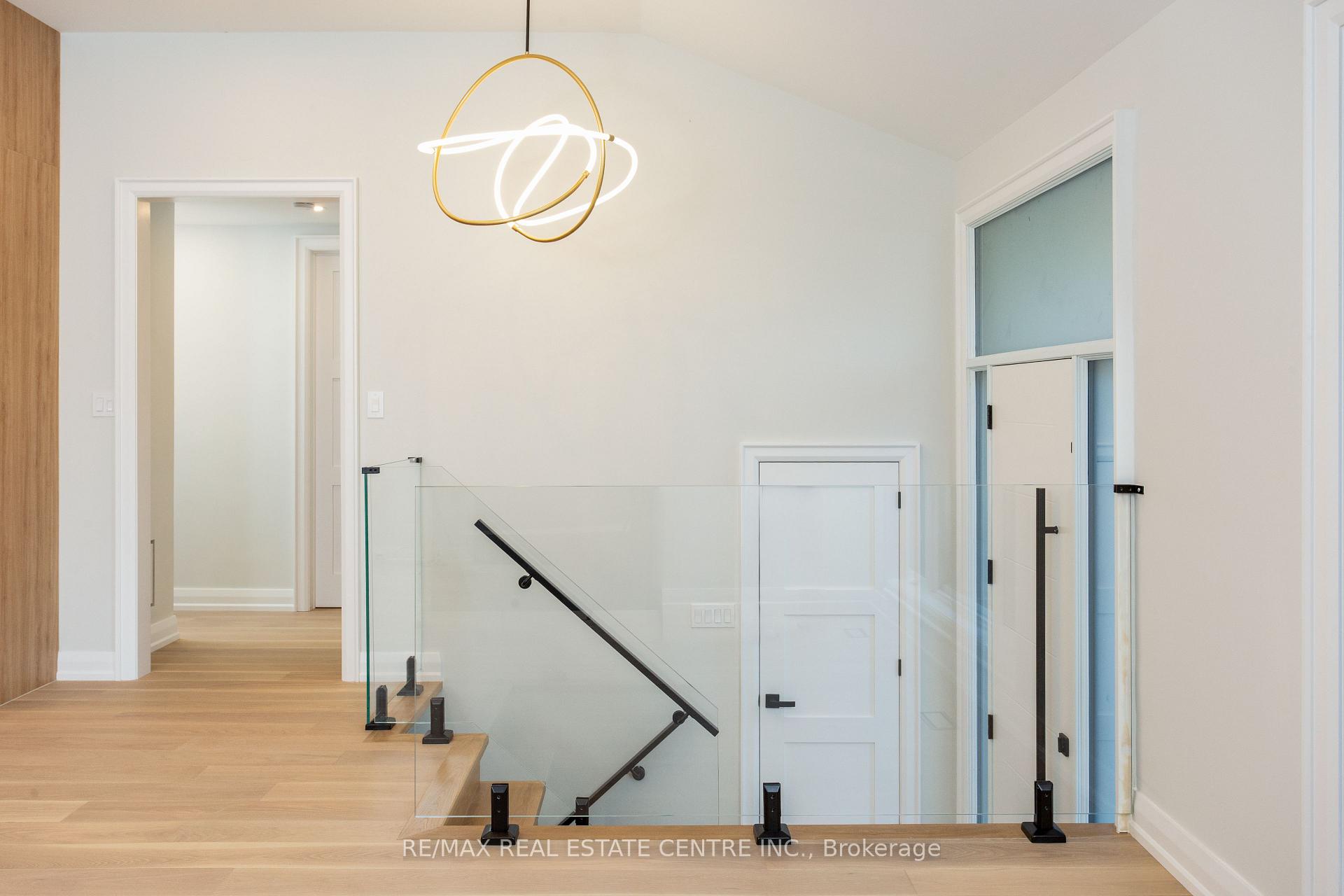 Photo 3 of 446 Willis Drive, Oakville, West — HOMEH
