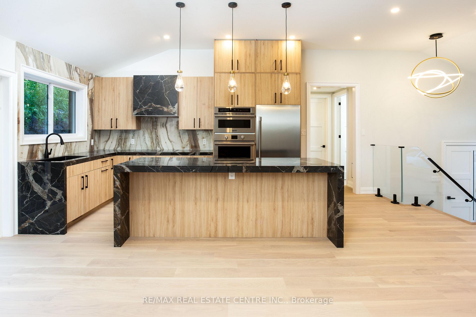 Photo 6 of 446 Willis Drive, Oakville, West — HOMEH