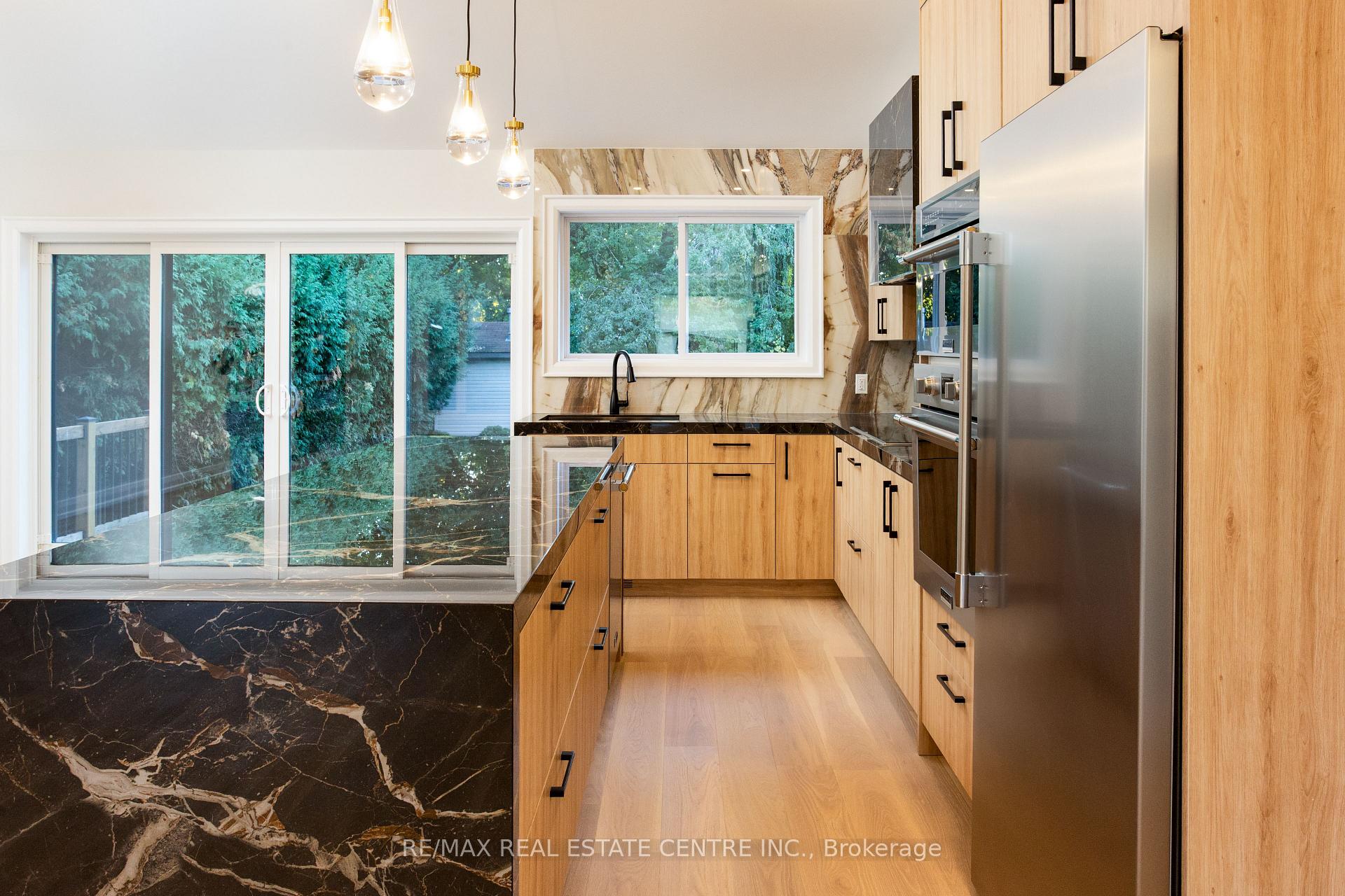 Photo 7 of 446 Willis Drive, Oakville, West — HOMEH
