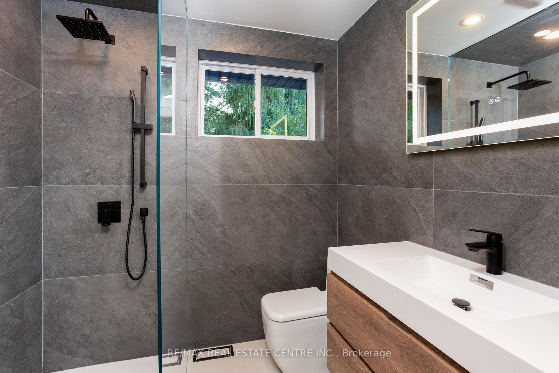 Photo 13 of 446 Willis Drive, Oakville, West — HOMEH
