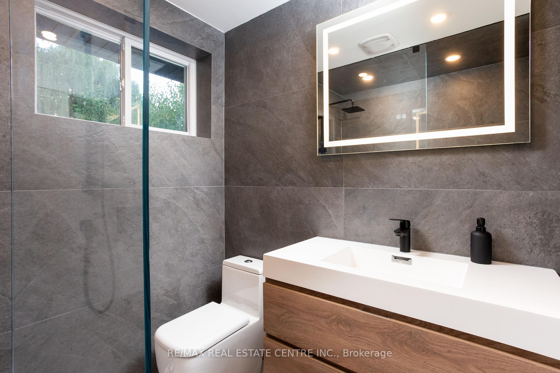 Photo 14 of 446 Willis Drive, Oakville, West — HOMEH