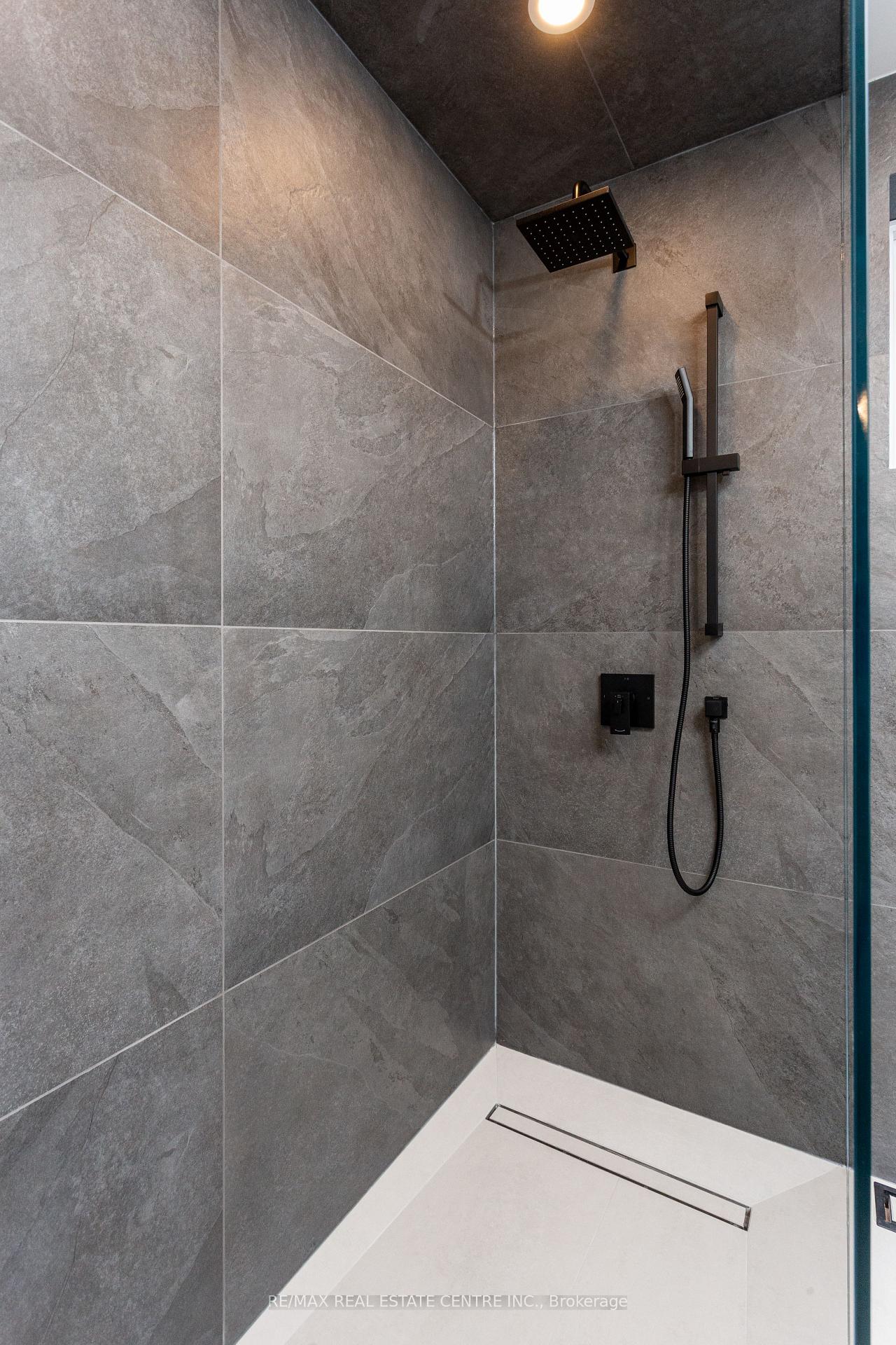 Photo 15 of 446 Willis Drive, Oakville, West — HOMEH