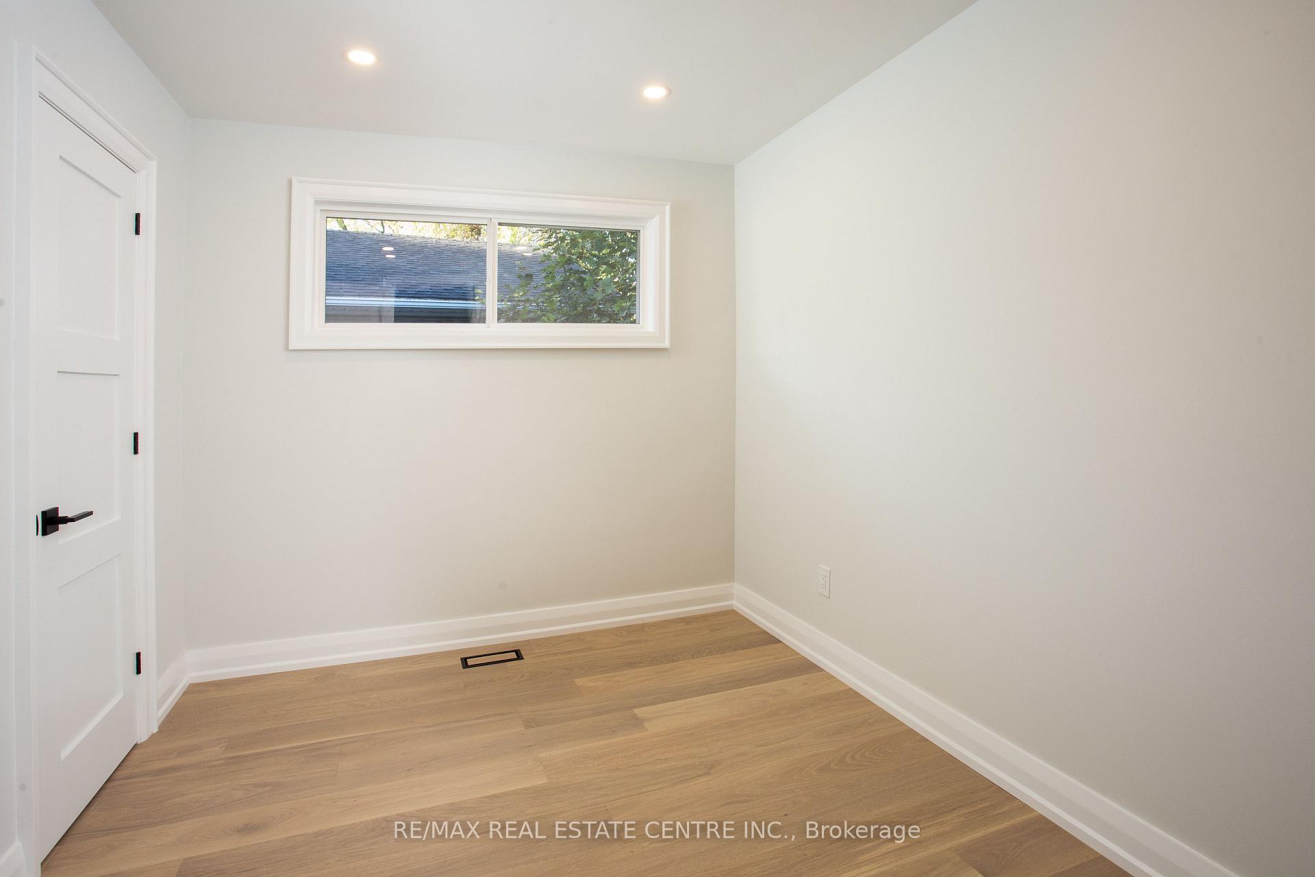 Photo 19 of 446 Willis Drive, Oakville, West — HOMEH
