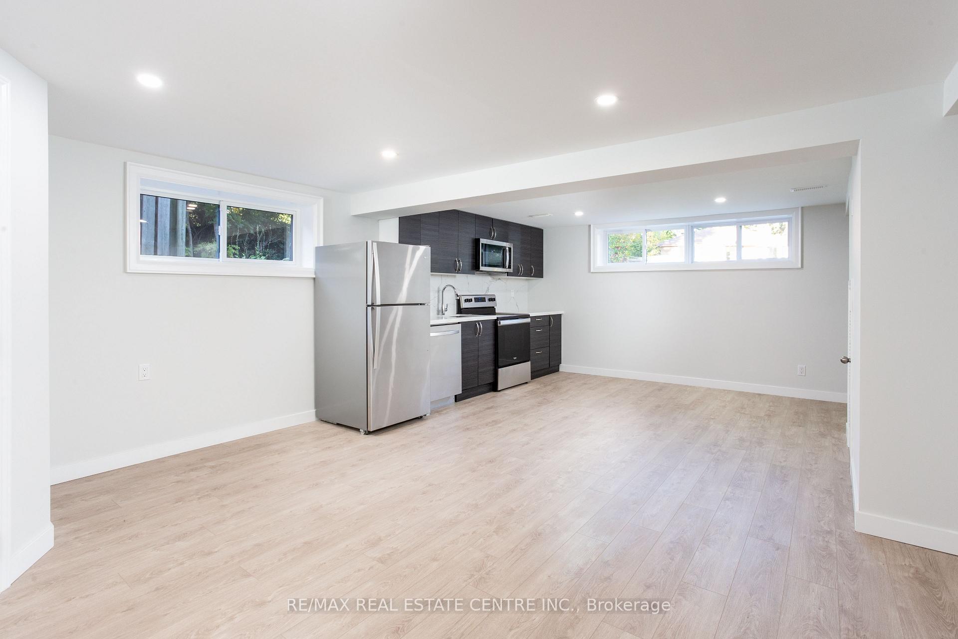 Photo 23 of 446 Willis Drive, Oakville, West — HOMEH