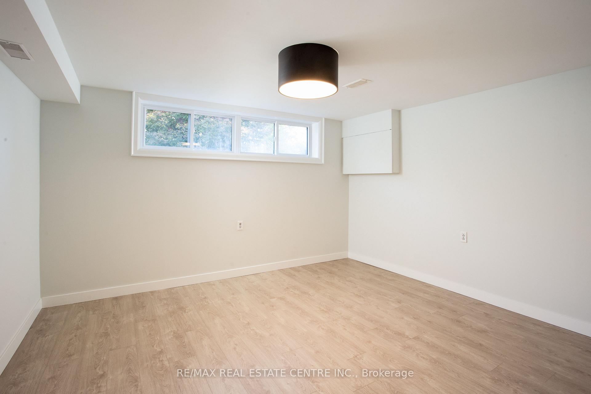 Photo 26 of 446 Willis Drive, Oakville, West — HOMEH