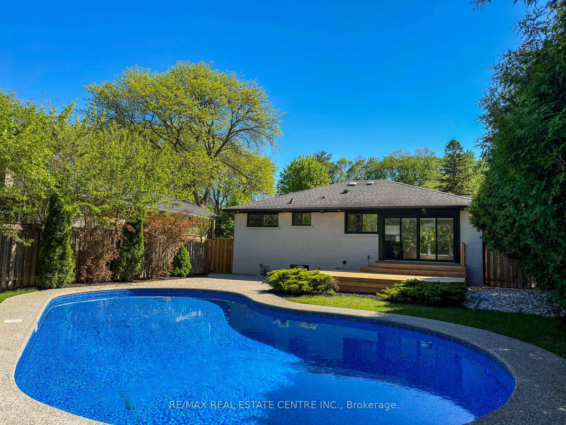 Photo 29 of 446 Willis Drive, Oakville, West — HOMEH