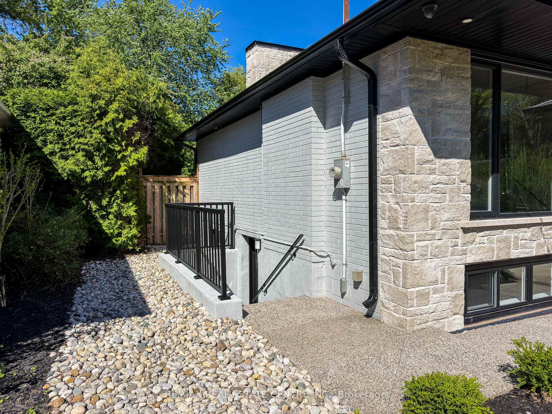 Photo 33 of 446 Willis Drive, Oakville, West — HOMEH