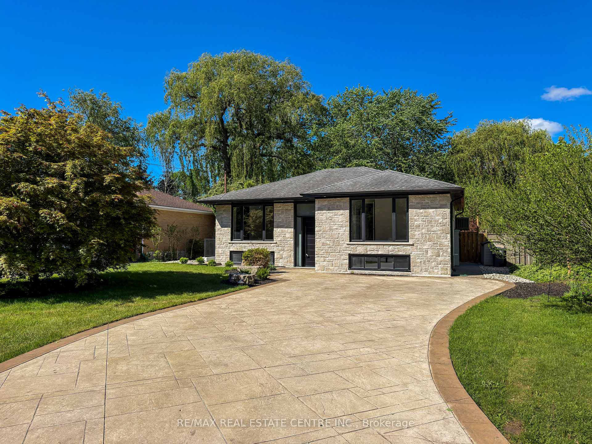 Photo 35 of 446 Willis Drive, Oakville, West — HOMEH