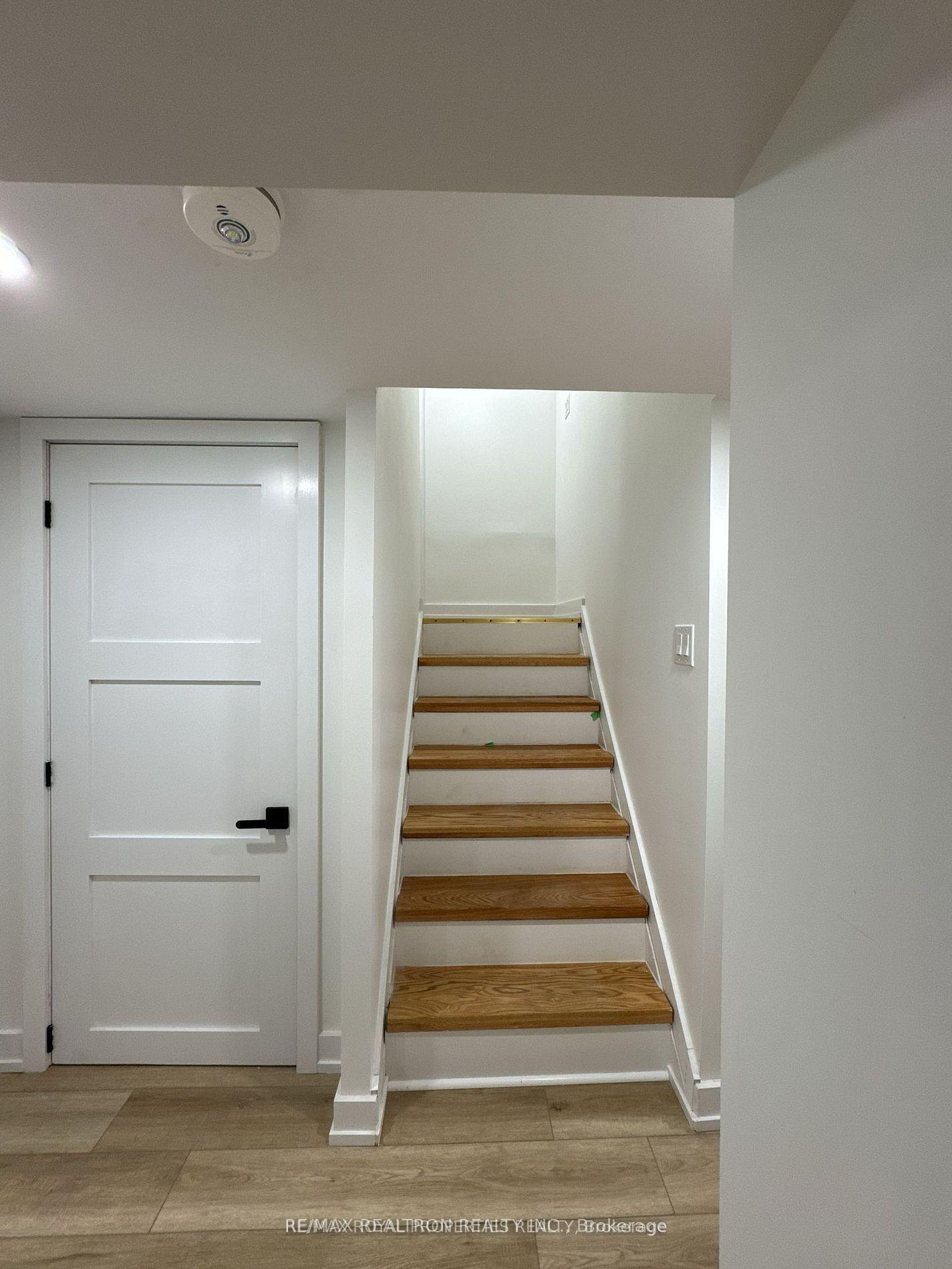 Photo 3 of 293 East 17th Street, Hamilton, Hill Park — HOMEH