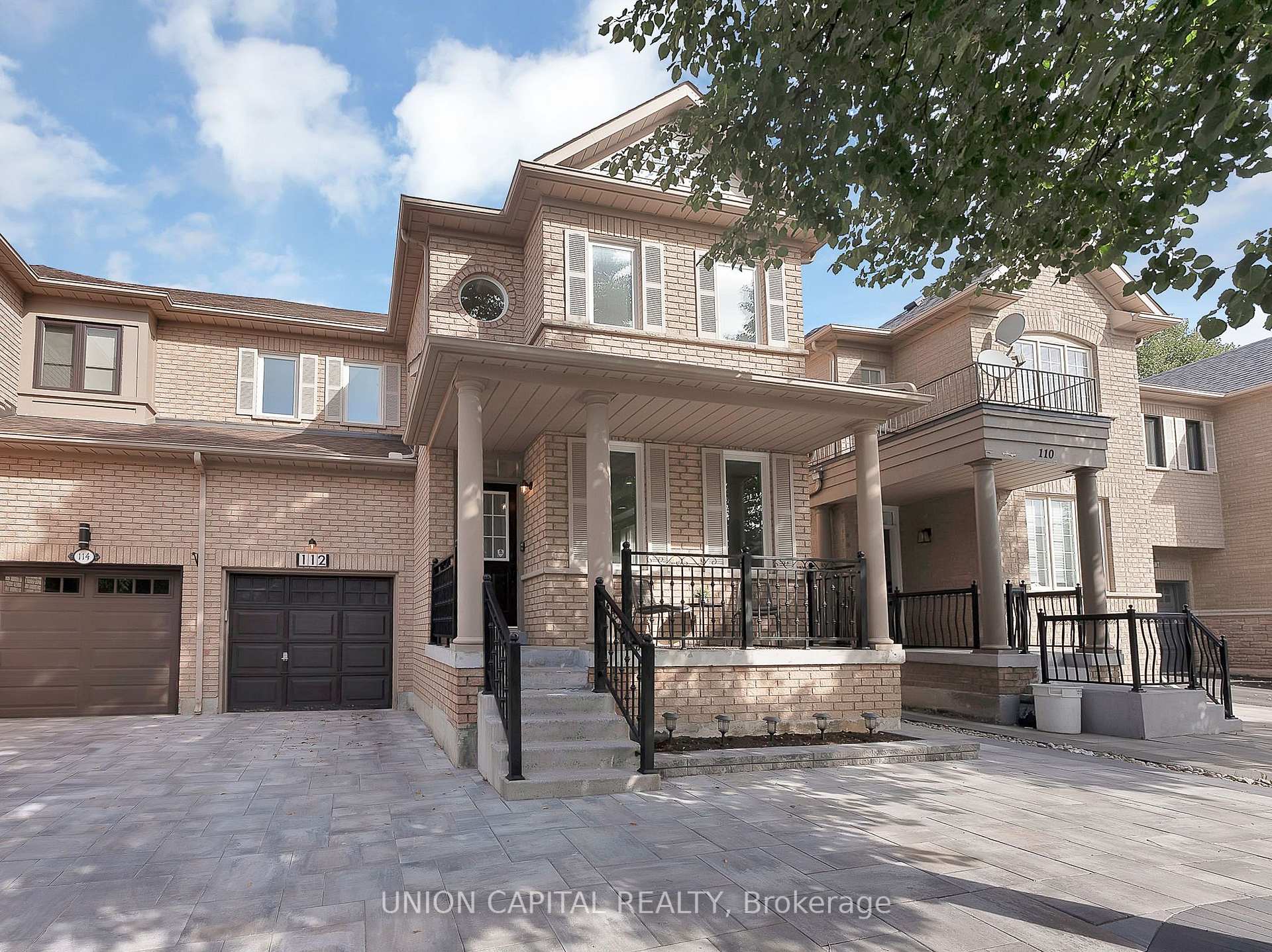 Photo 2 of 112 Southbrook Crescent, Markham, Cachet — HOMEH