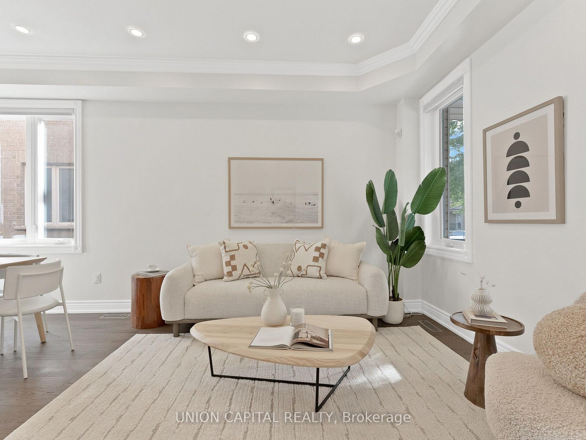 Photo 4 of 112 Southbrook Crescent, Markham, Cachet — HOMEH