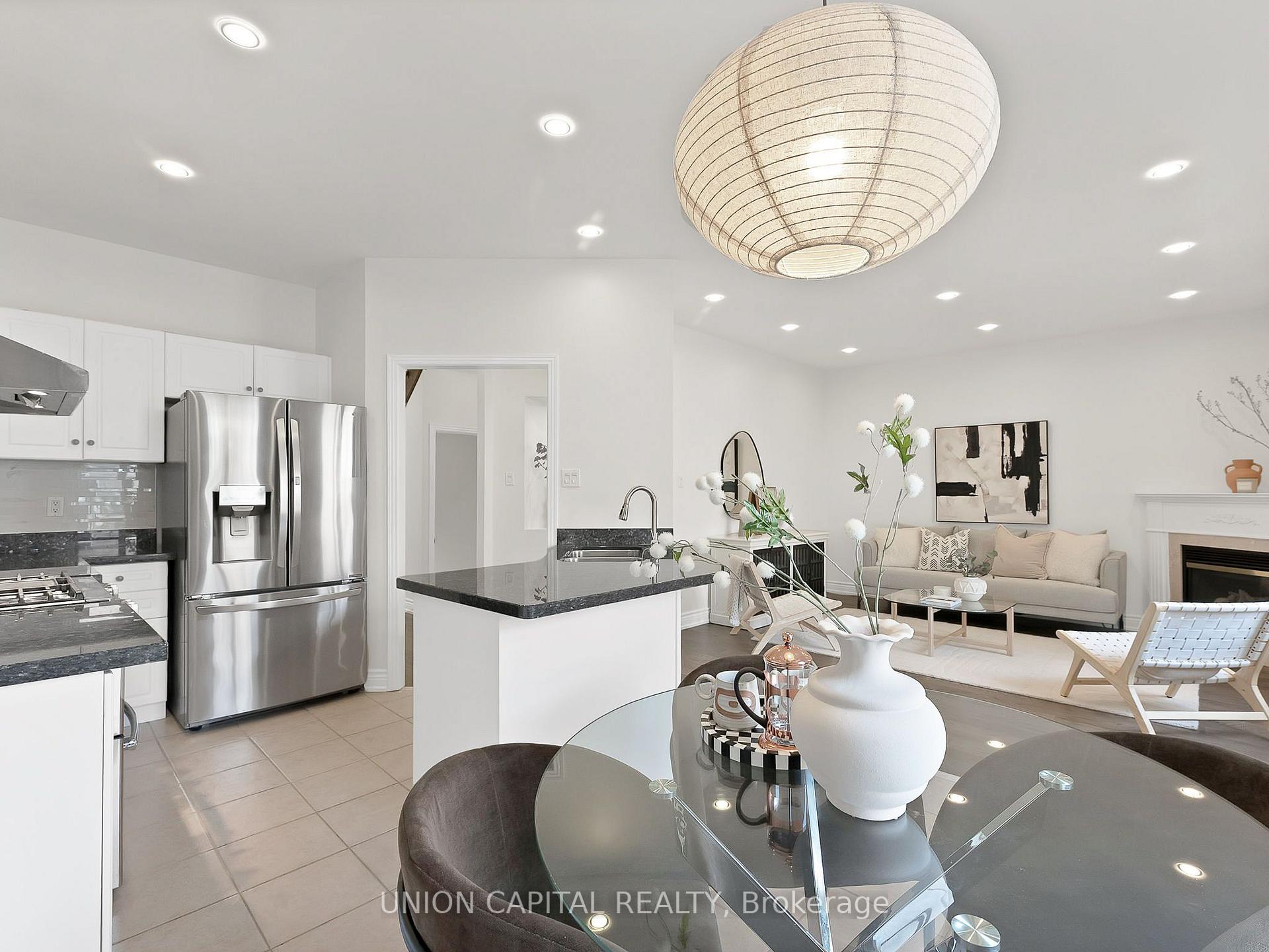 Photo 8 of 112 Southbrook Crescent, Markham, Cachet — HOMEH