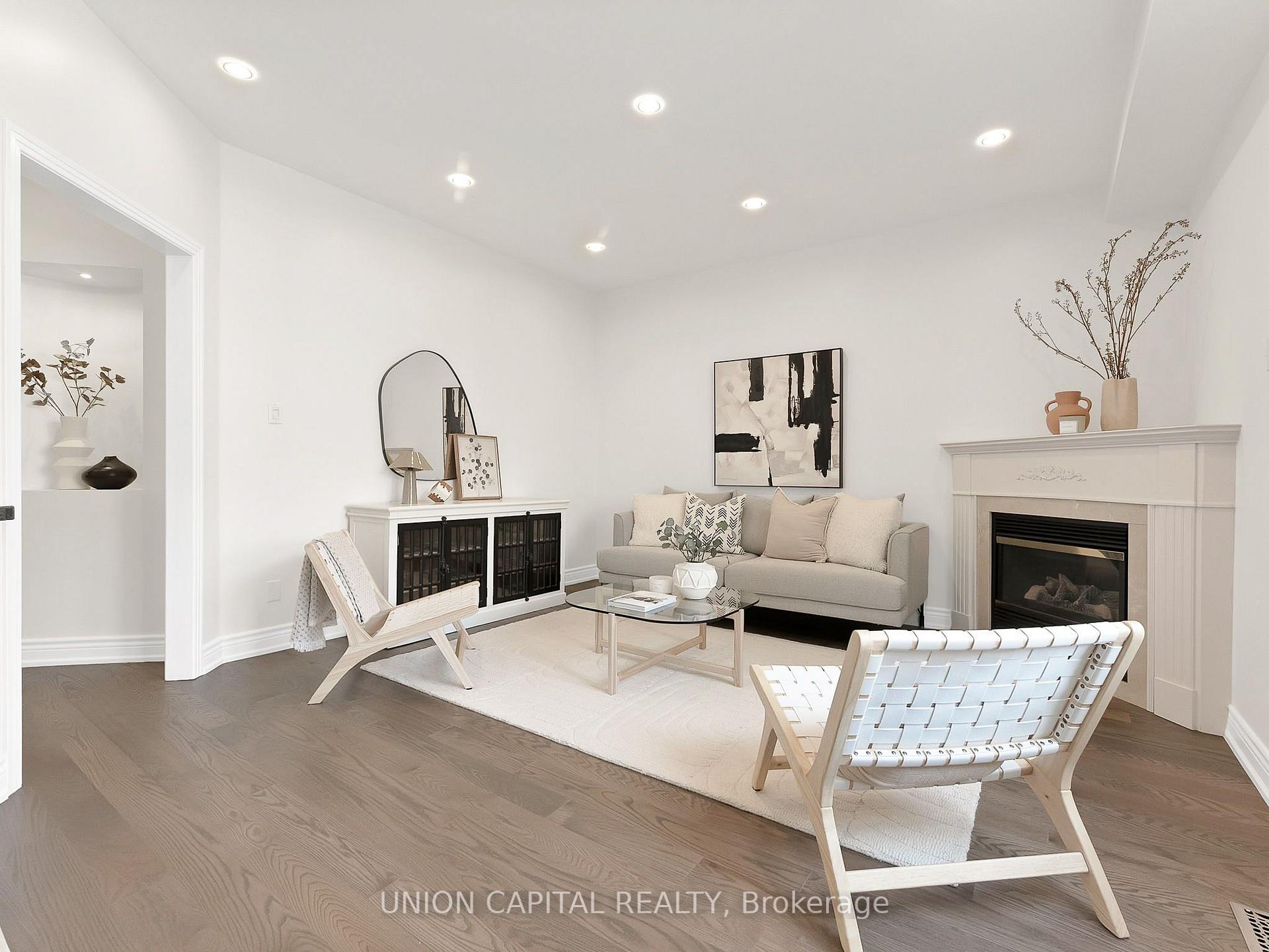 Photo 10 of 112 Southbrook Crescent, Markham, Cachet — HOMEH
