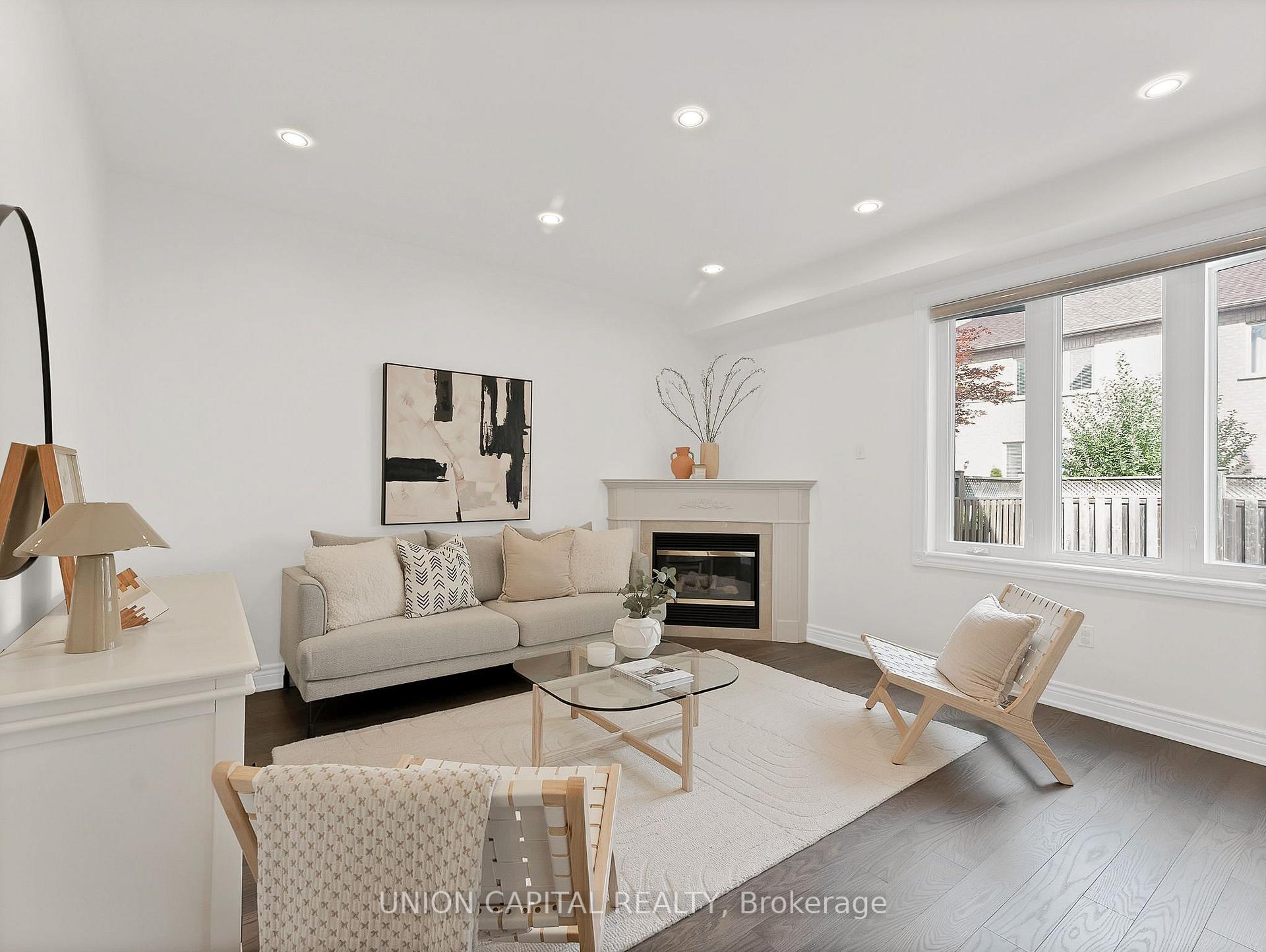 Photo 11 of 112 Southbrook Crescent, Markham, Cachet — HOMEH