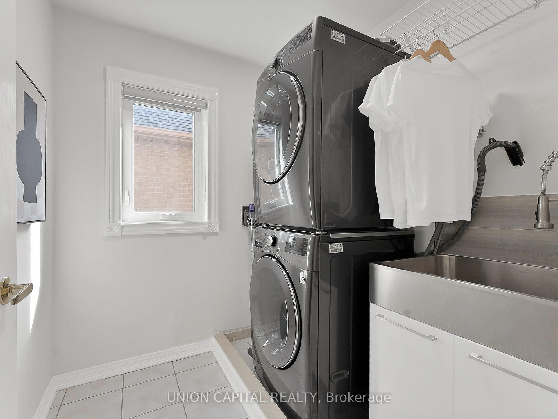 Photo 16 of 112 Southbrook Crescent, Markham, Cachet — HOMEH