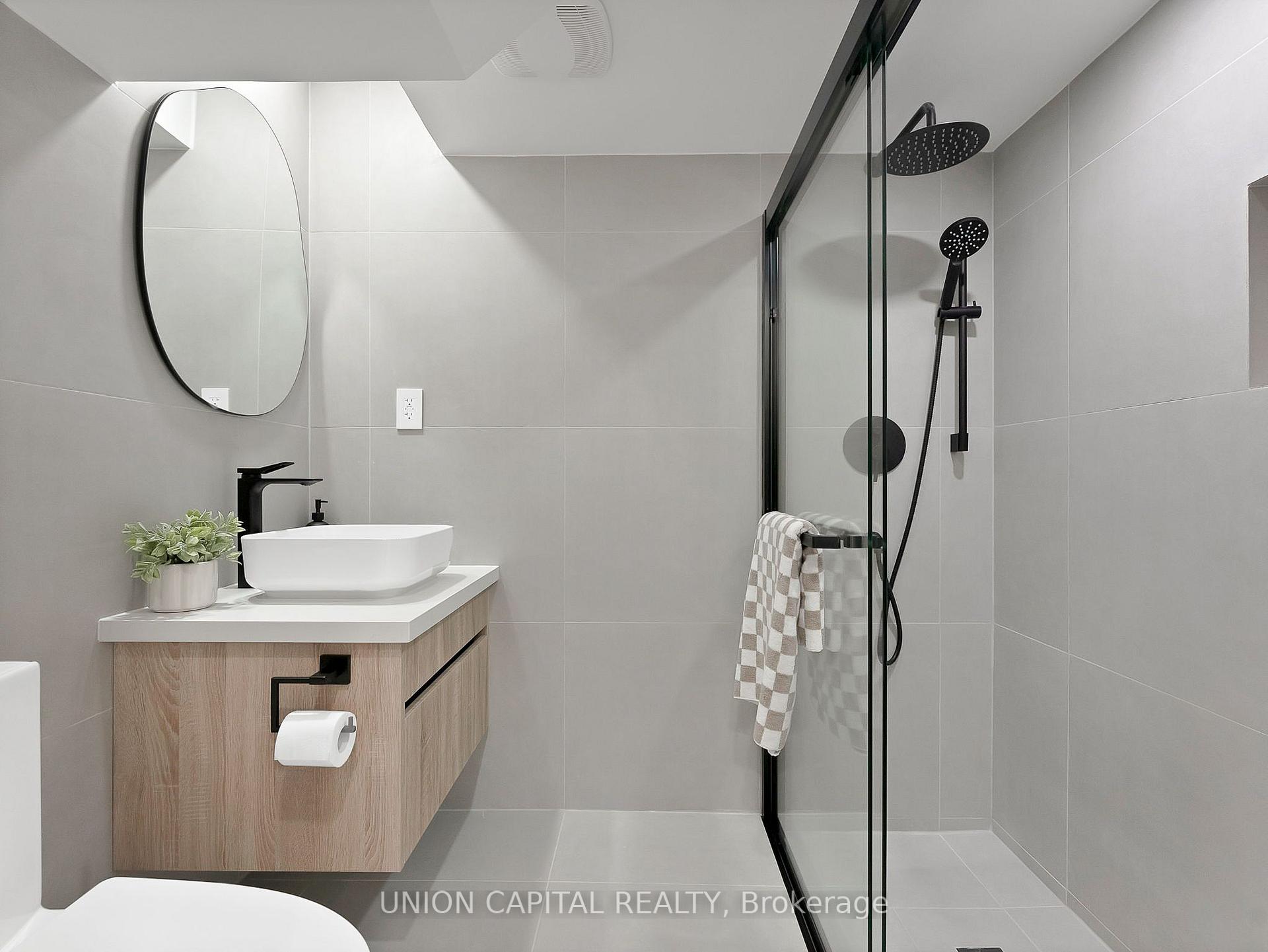 Photo 24 of 112 Southbrook Crescent, Markham, Cachet — HOMEH