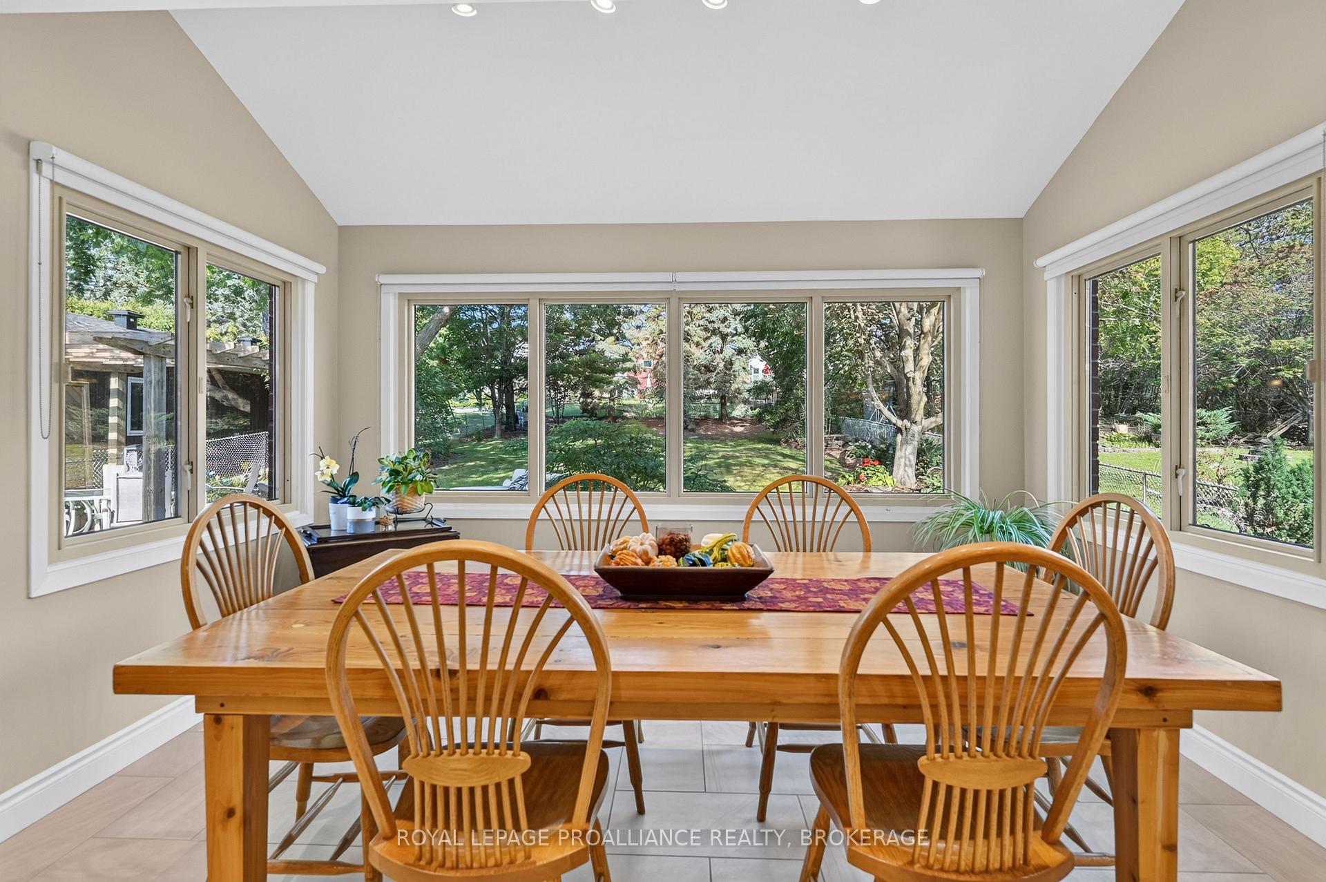 Photo 9 of 640 Braeside Crescent, Kingston, North of Taylor-Kidd Blvd — HOMEH