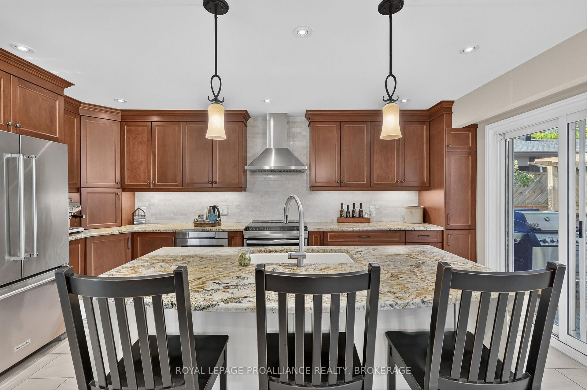 Photo 11 of 640 Braeside Crescent, Kingston, North of Taylor-Kidd Blvd — HOMEH