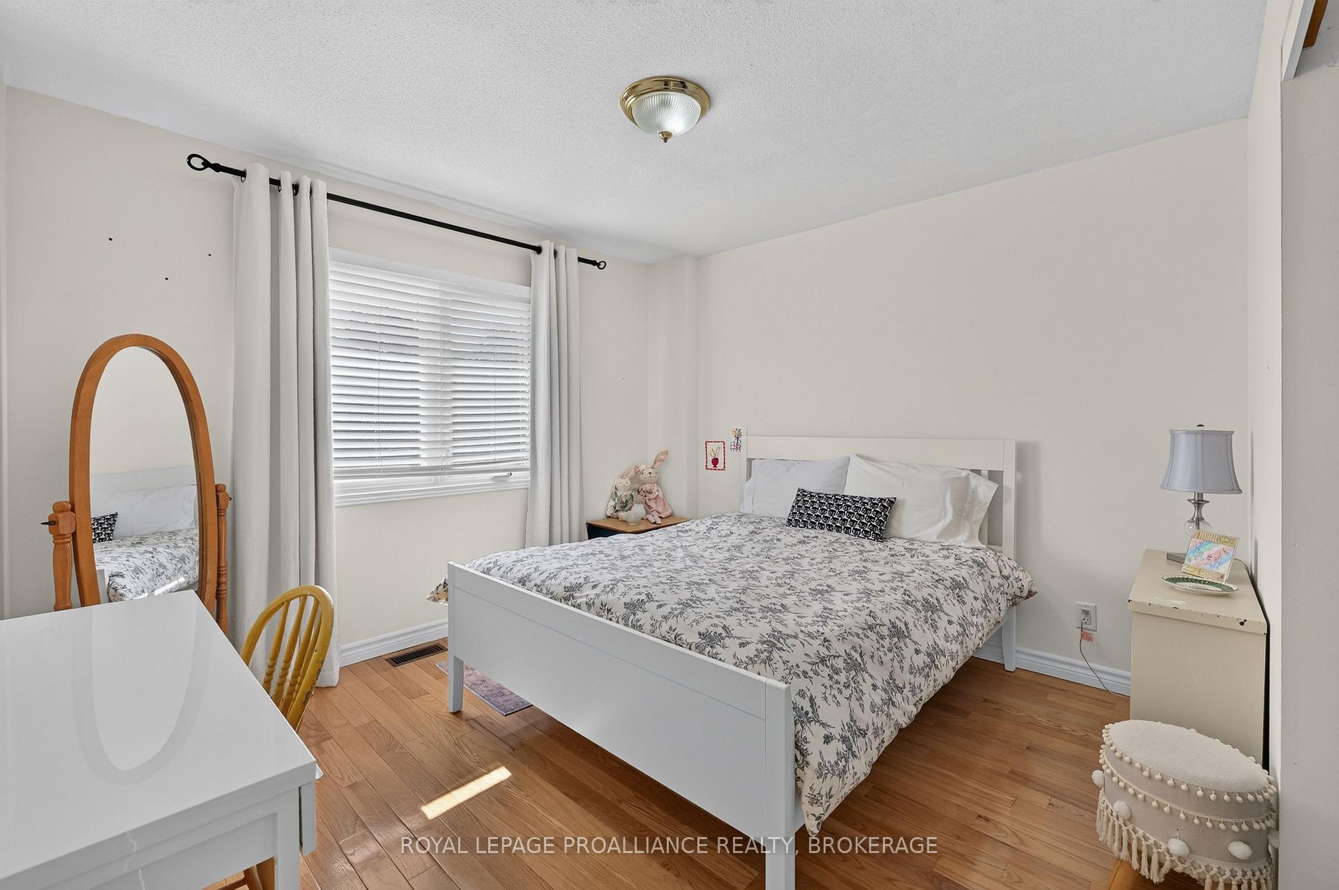 Photo 25 of 640 Braeside Crescent, Kingston, North of Taylor-Kidd Blvd — HOMEH