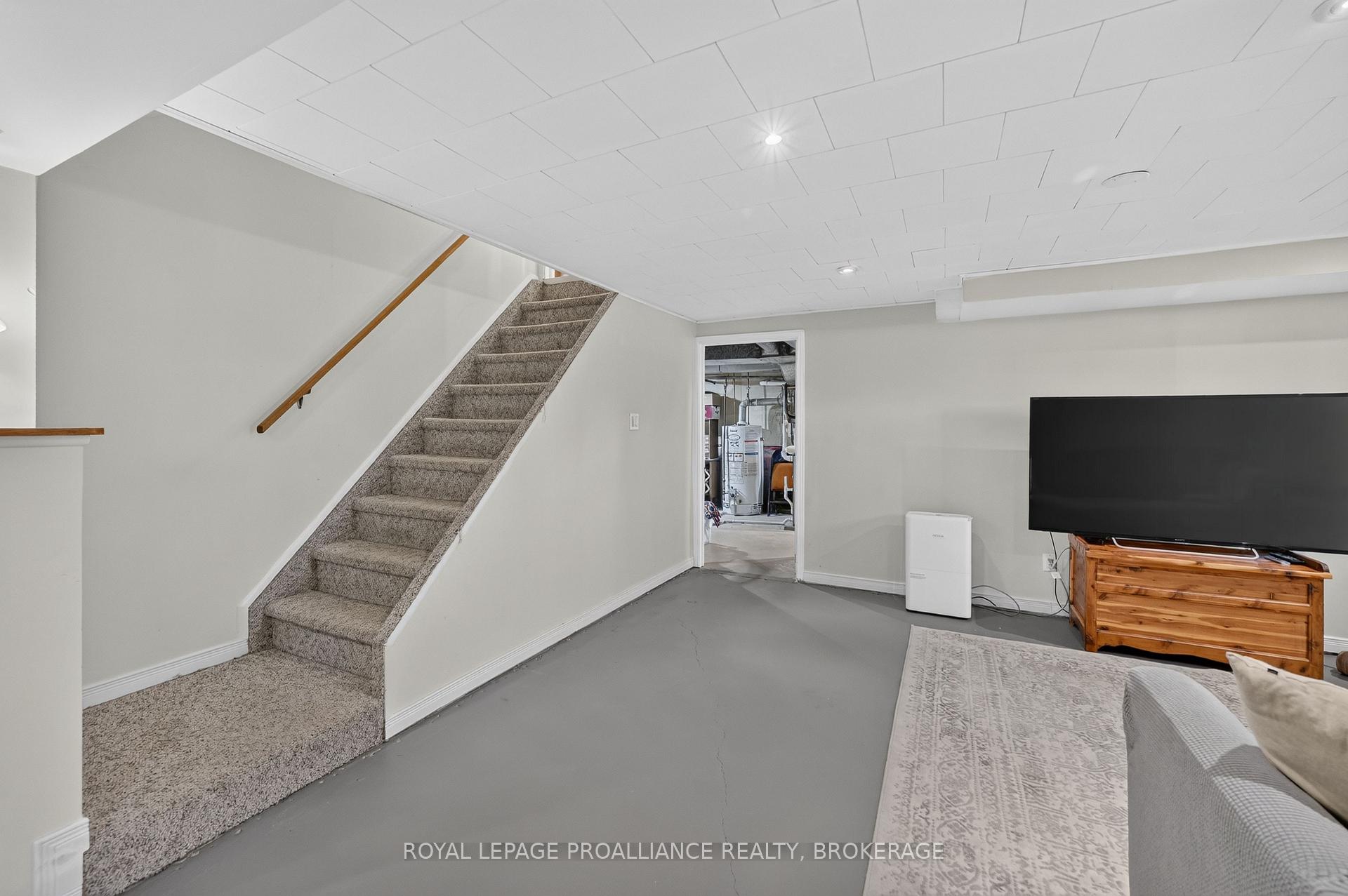Photo 30 of 640 Braeside Crescent, Kingston, North of Taylor-Kidd Blvd — HOMEH