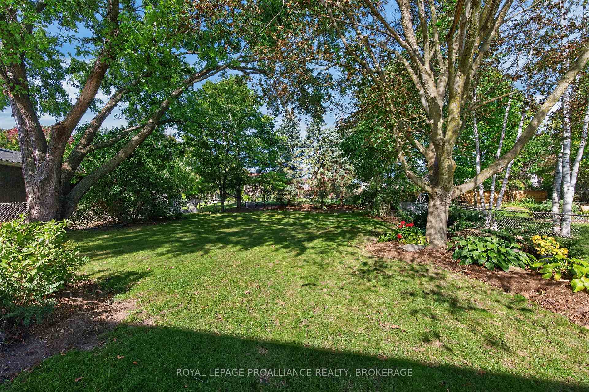 Photo 40 of 640 Braeside Crescent, Kingston, North of Taylor-Kidd Blvd — HOMEH