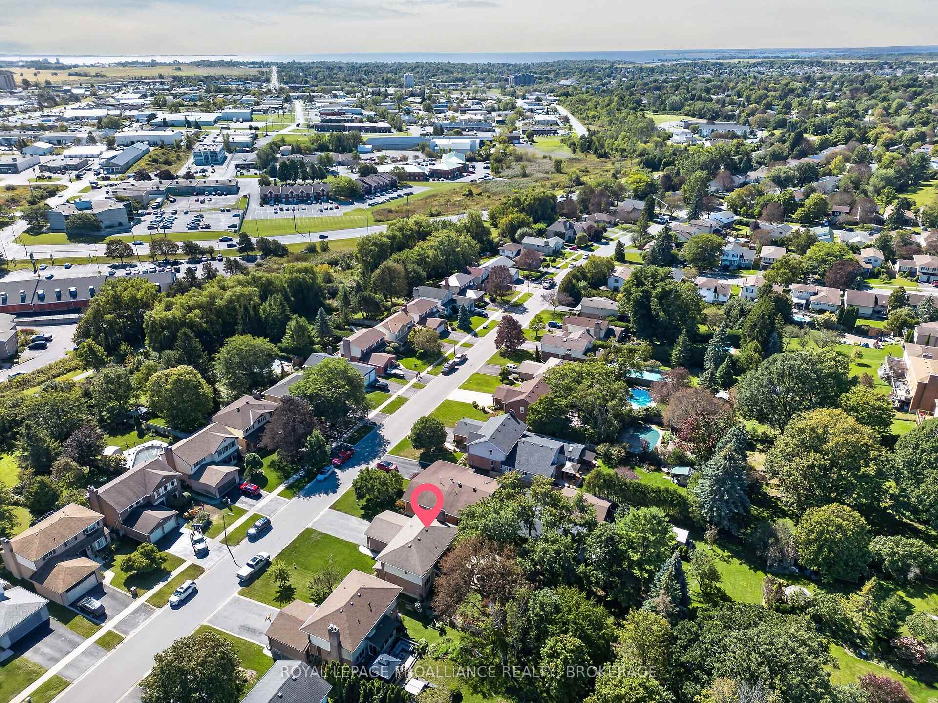 Photo 43 of 640 Braeside Crescent, Kingston, North of Taylor-Kidd Blvd — HOMEH