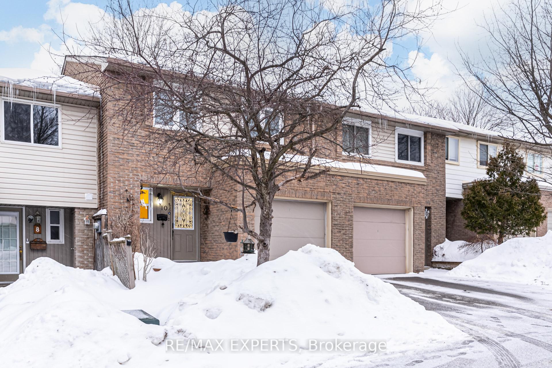 Photo 3 of 10 Knightsbridge Way, Markham, Markham Village — HOMEH