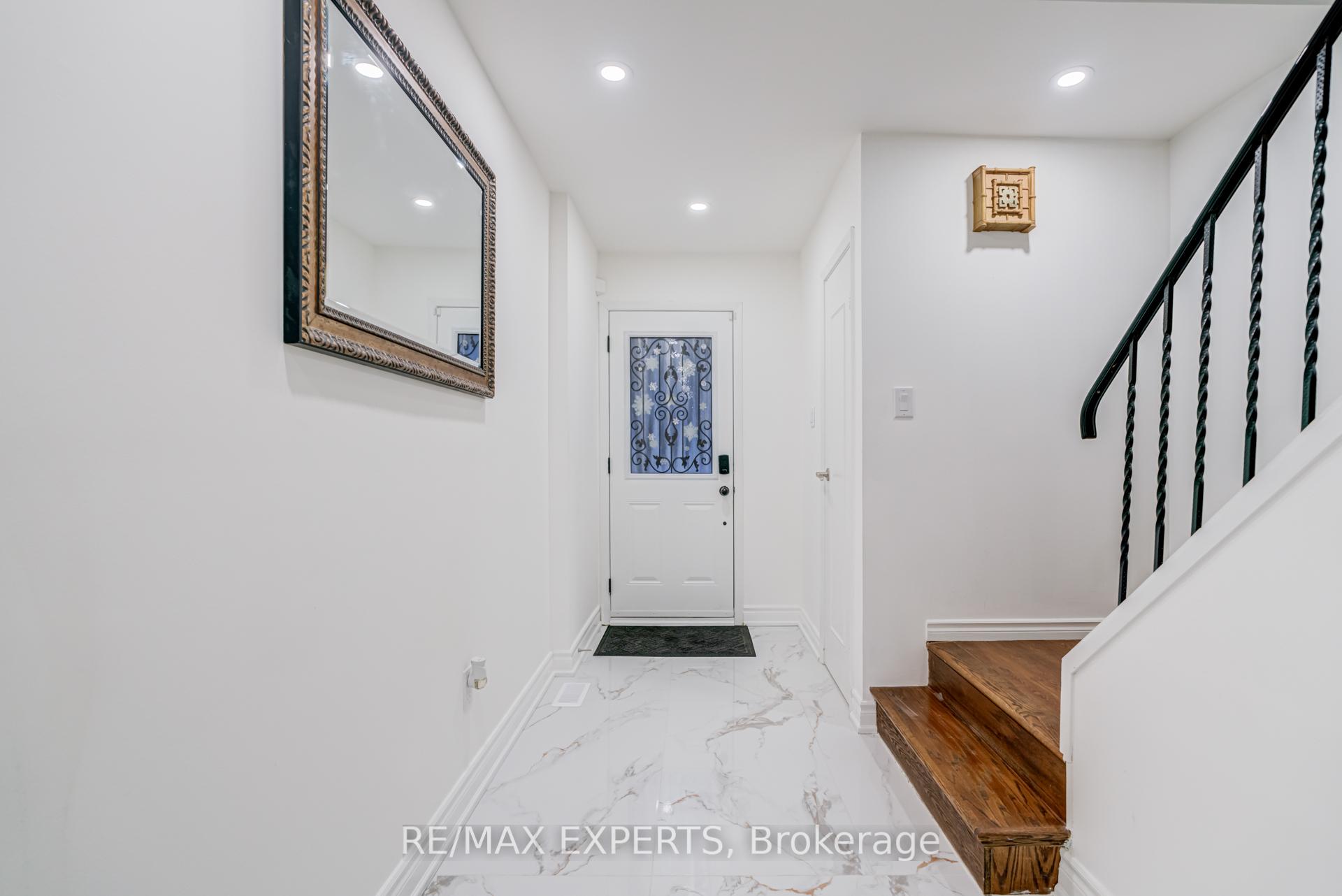 Photo 7 of 10 Knightsbridge Way, Markham, Markham Village — HOMEH