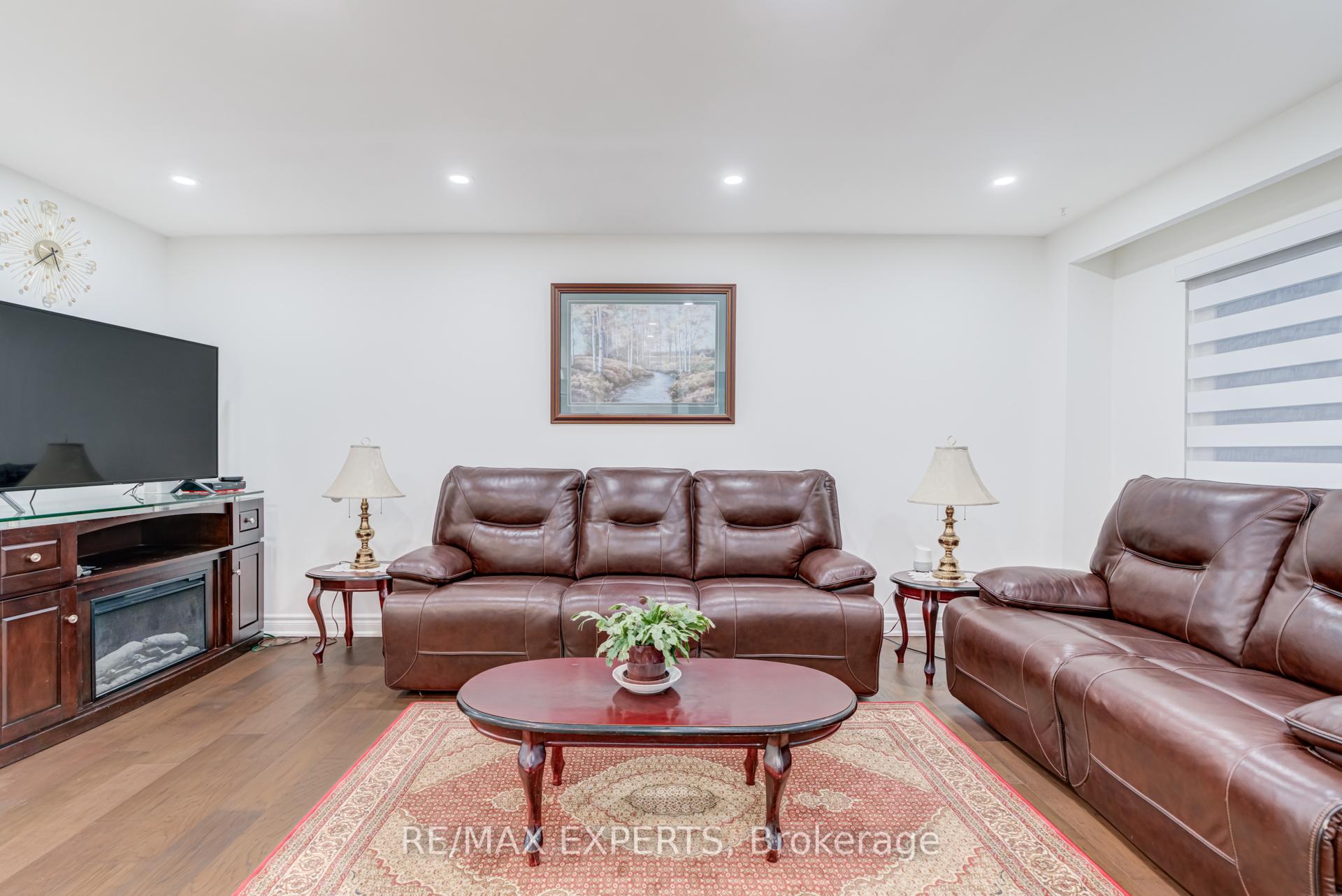 Photo 10 of 10 Knightsbridge Way, Markham, Markham Village — HOMEH