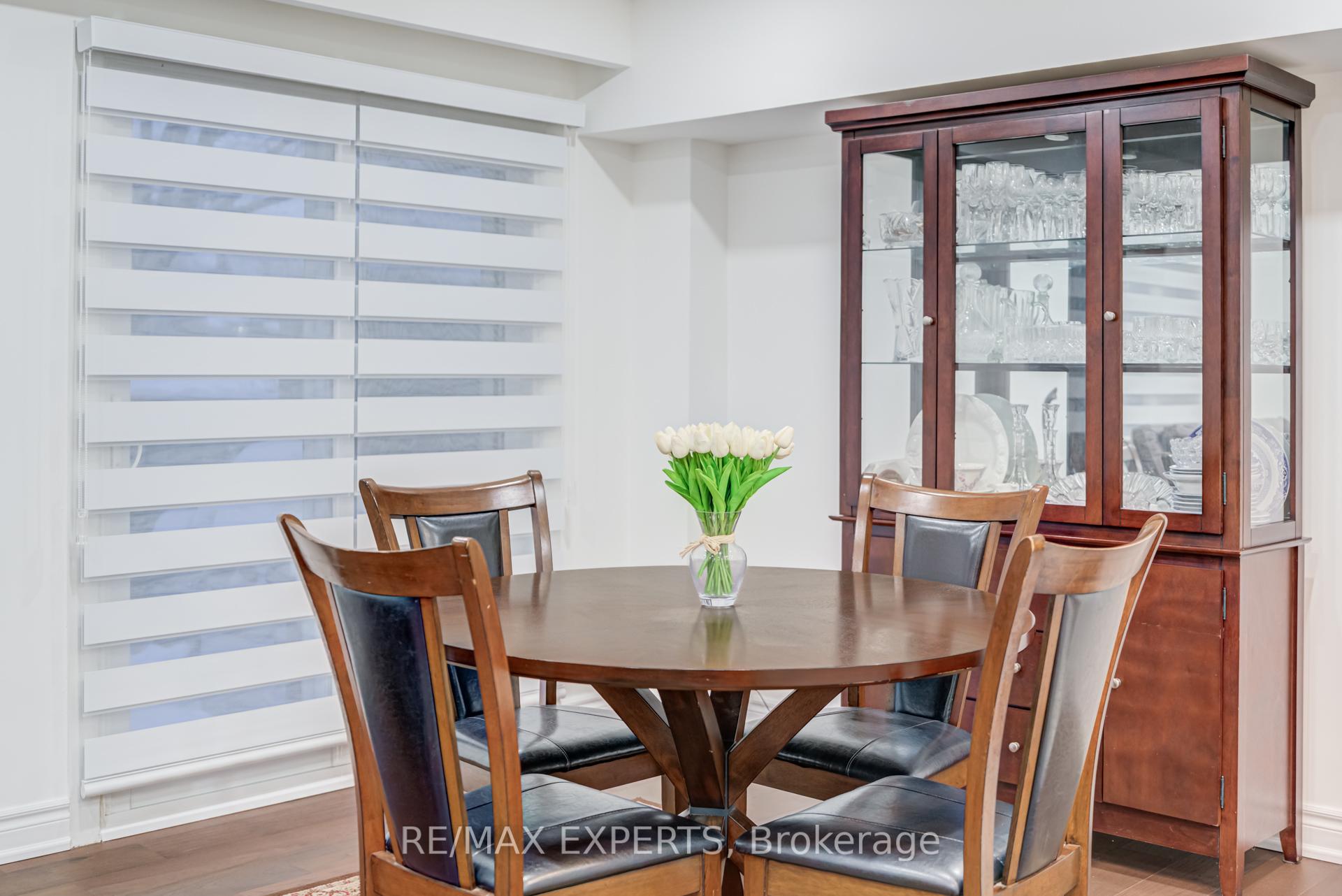 Photo 13 of 10 Knightsbridge Way, Markham, Markham Village — HOMEH