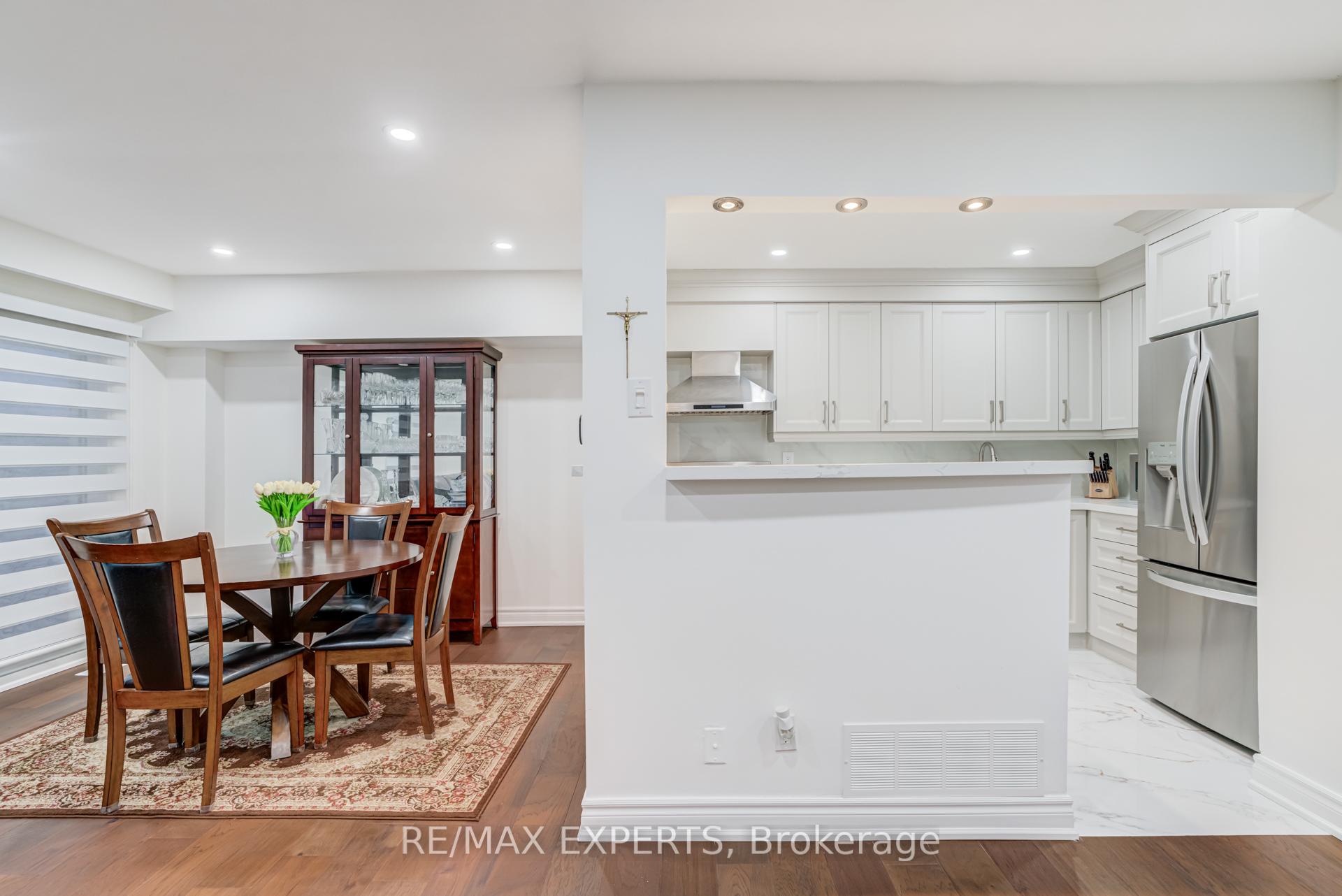 Photo 14 of 10 Knightsbridge Way, Markham, Markham Village — HOMEH