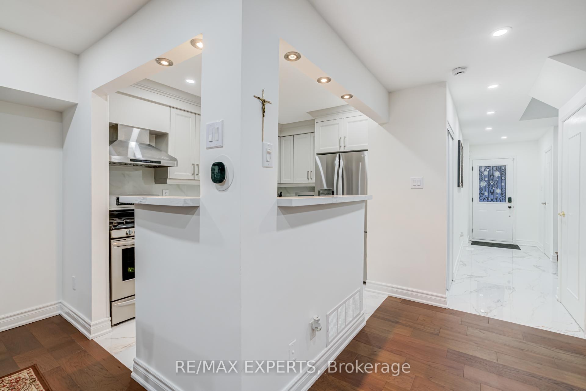 Photo 15 of 10 Knightsbridge Way, Markham, Markham Village — HOMEH
