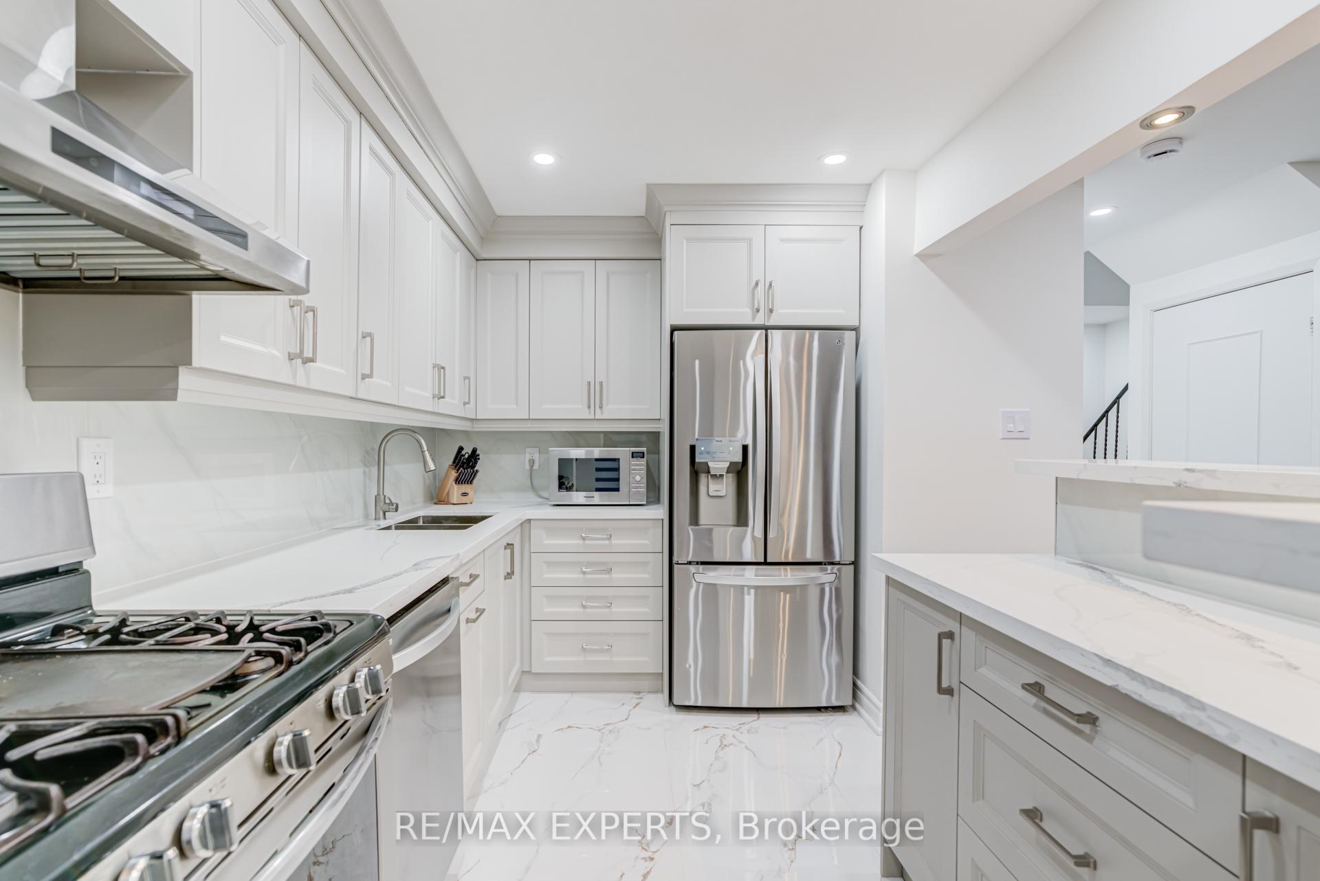 Photo 16 of 10 Knightsbridge Way, Markham, Markham Village — HOMEH
