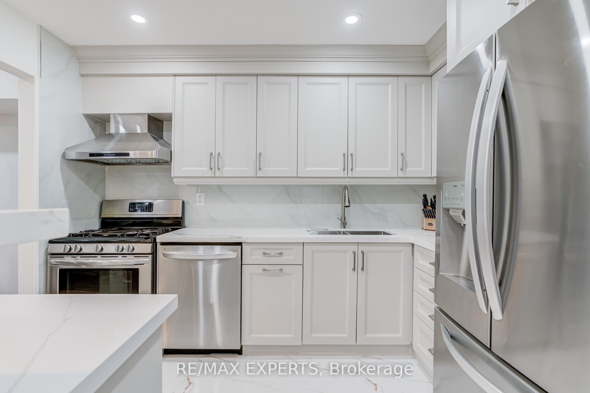 Photo 17 of 10 Knightsbridge Way, Markham, Markham Village — HOMEH