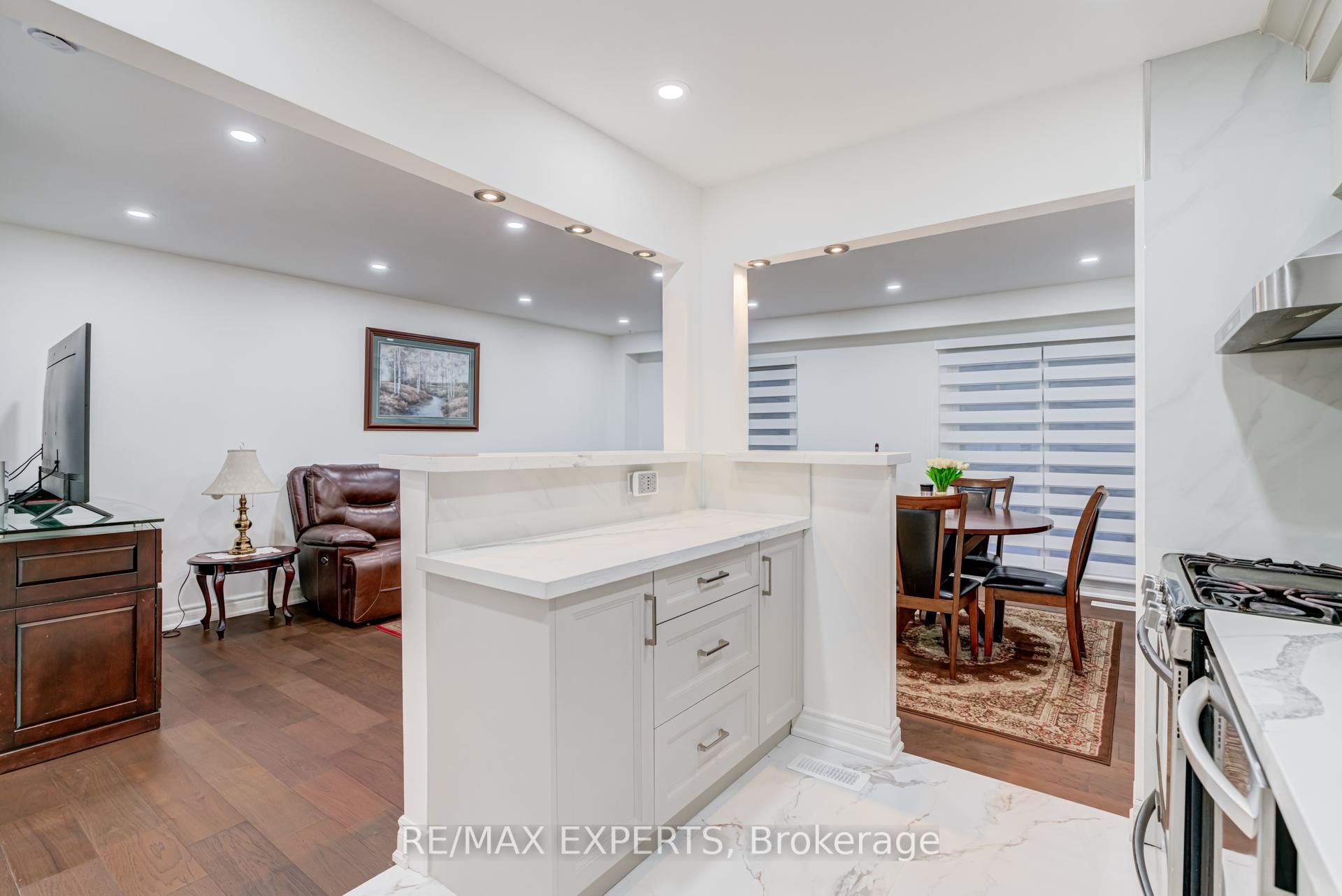 Photo 19 of 10 Knightsbridge Way, Markham, Markham Village — HOMEH