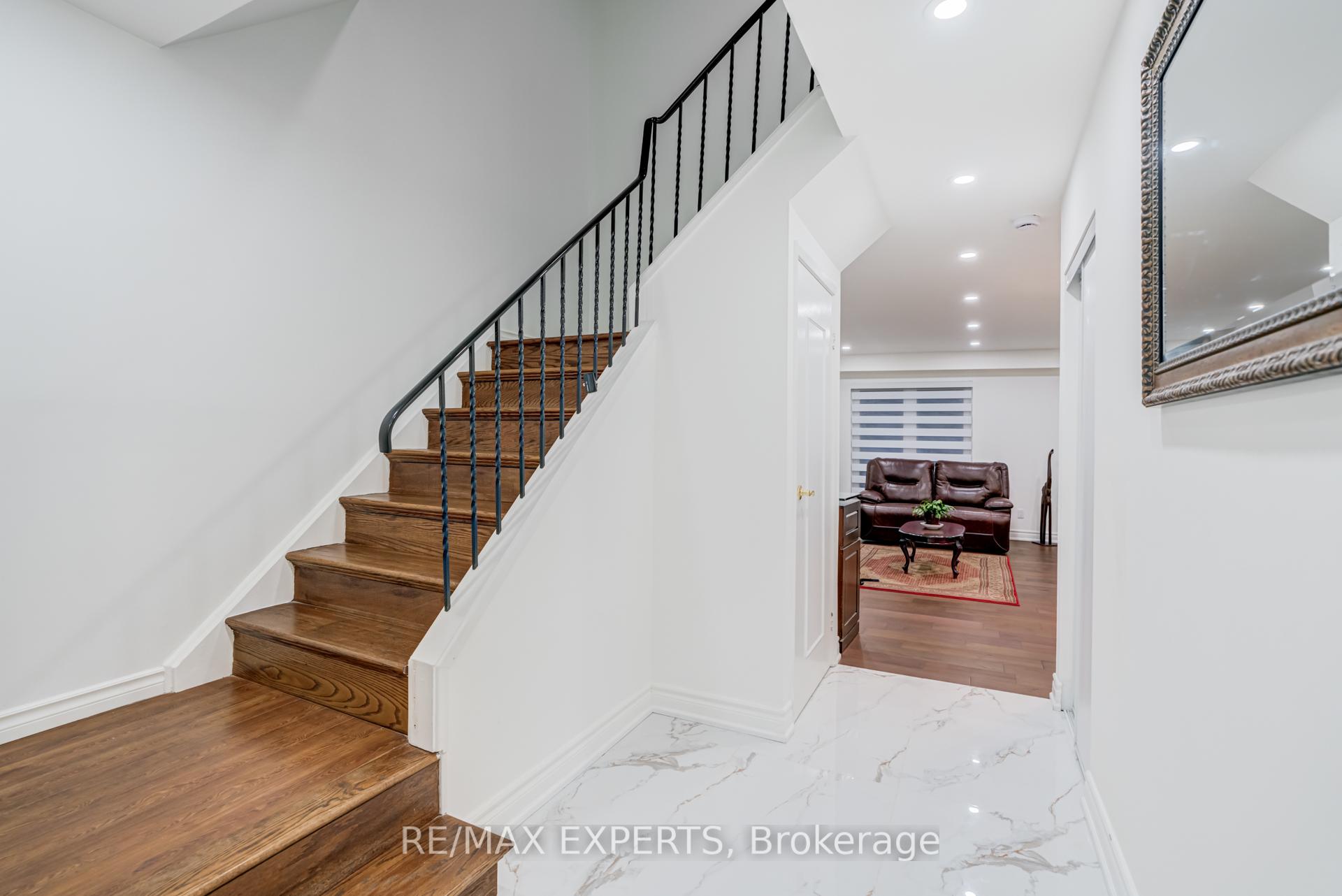 Photo 21 of 10 Knightsbridge Way, Markham, Markham Village — HOMEH