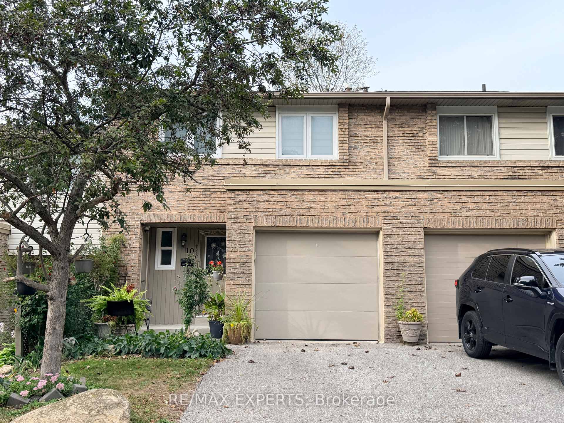 Photo 6 of 10 Knightsbridge Way, Markham, Markham Village — HOMEH