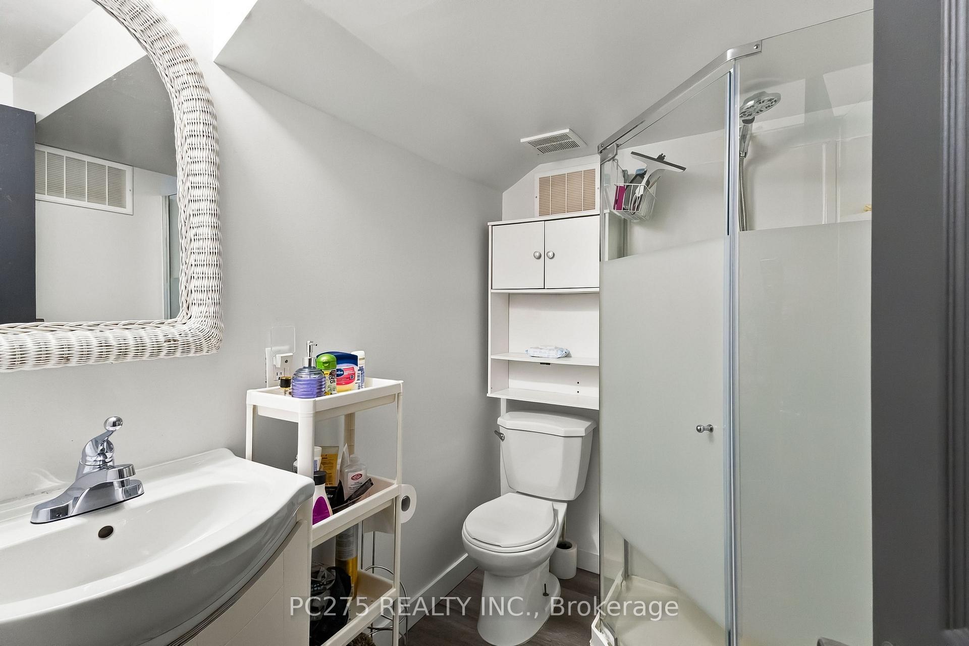 Photo 35 of 27 Sasha Crescent, London, South X — HOMEH
