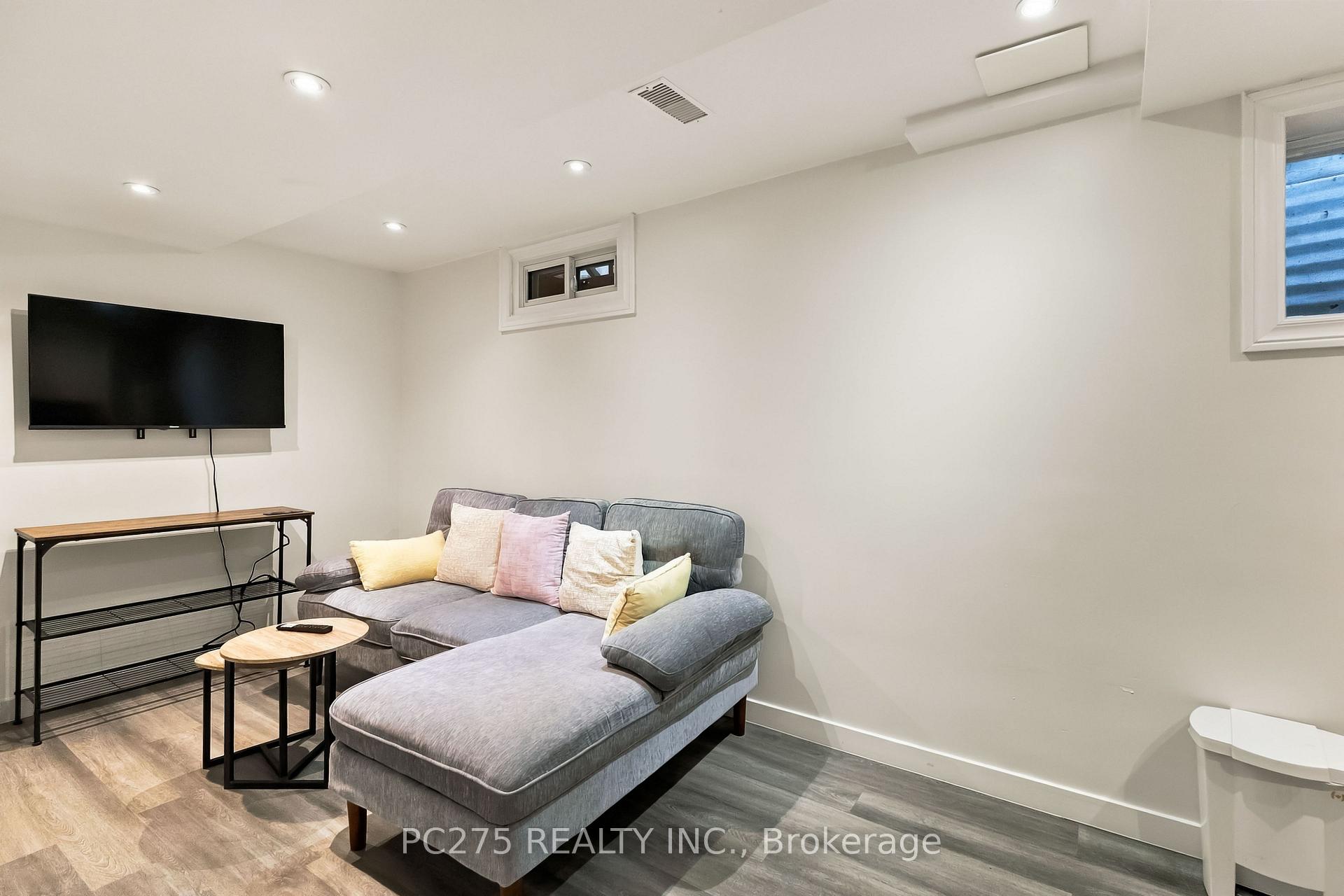 Photo 36 of 27 Sasha Crescent, London, South X — HOMEH