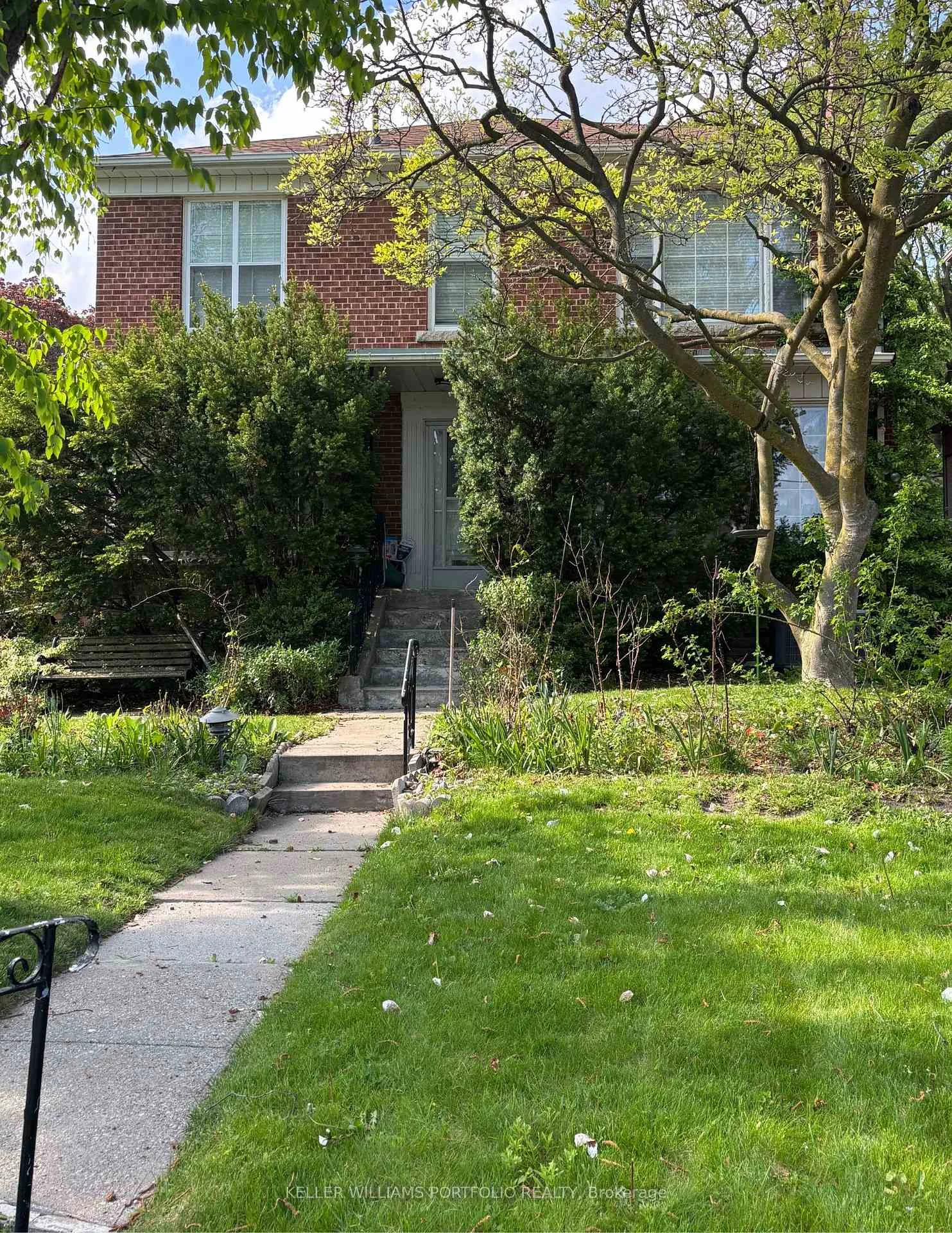 Photo 2 of 38 Avenal Drive, Toronto, Humewood-Cedarvale — HOMEH