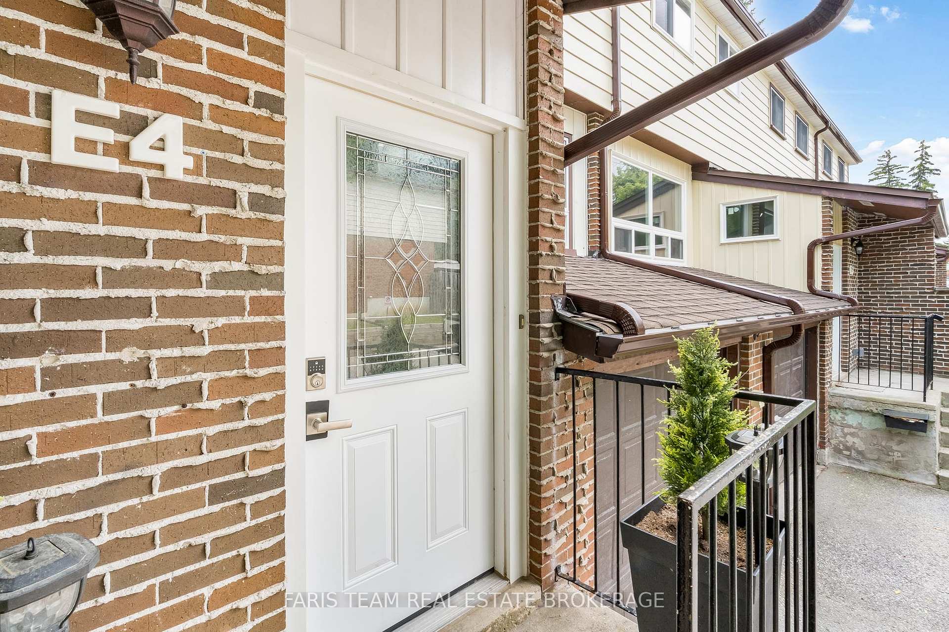Photo 4 of Unit E4, 63 Ferris Lane, Barrie, Cundles East — HOMEH
