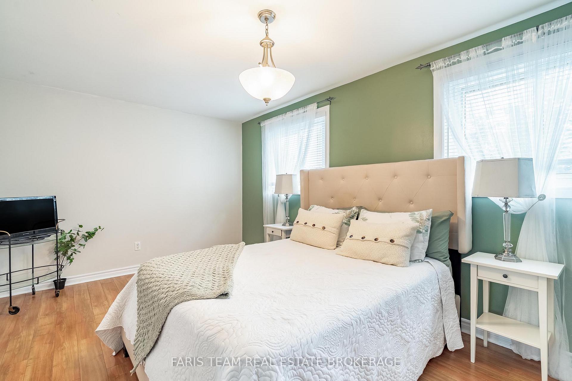 Photo 15 of Unit E4, 63 Ferris Lane, Barrie, Cundles East — HOMEH