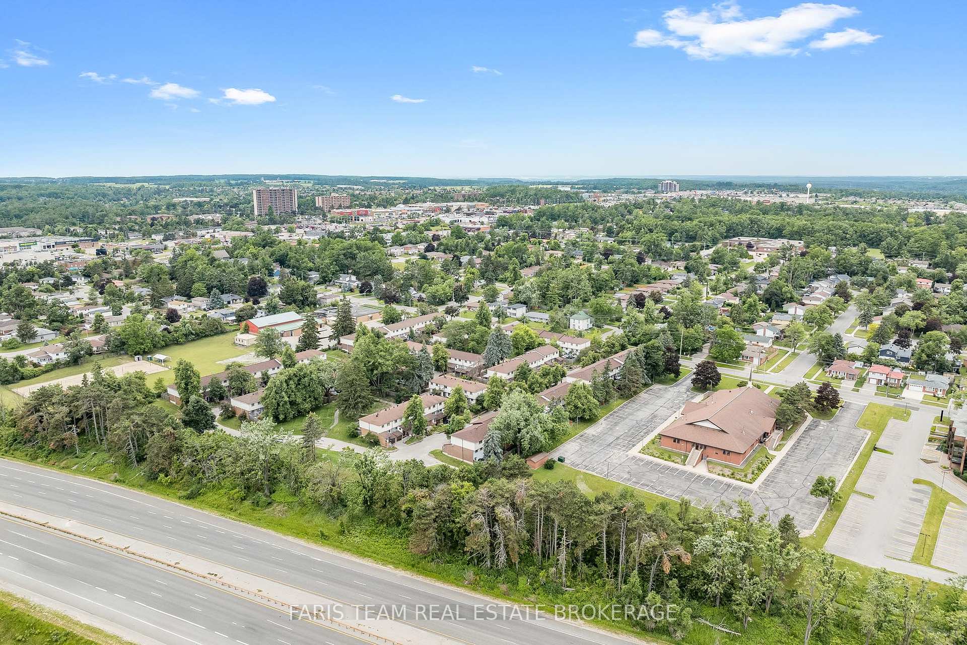 Photo 32 of Unit E4, 63 Ferris Lane, Barrie, Cundles East — HOMEH