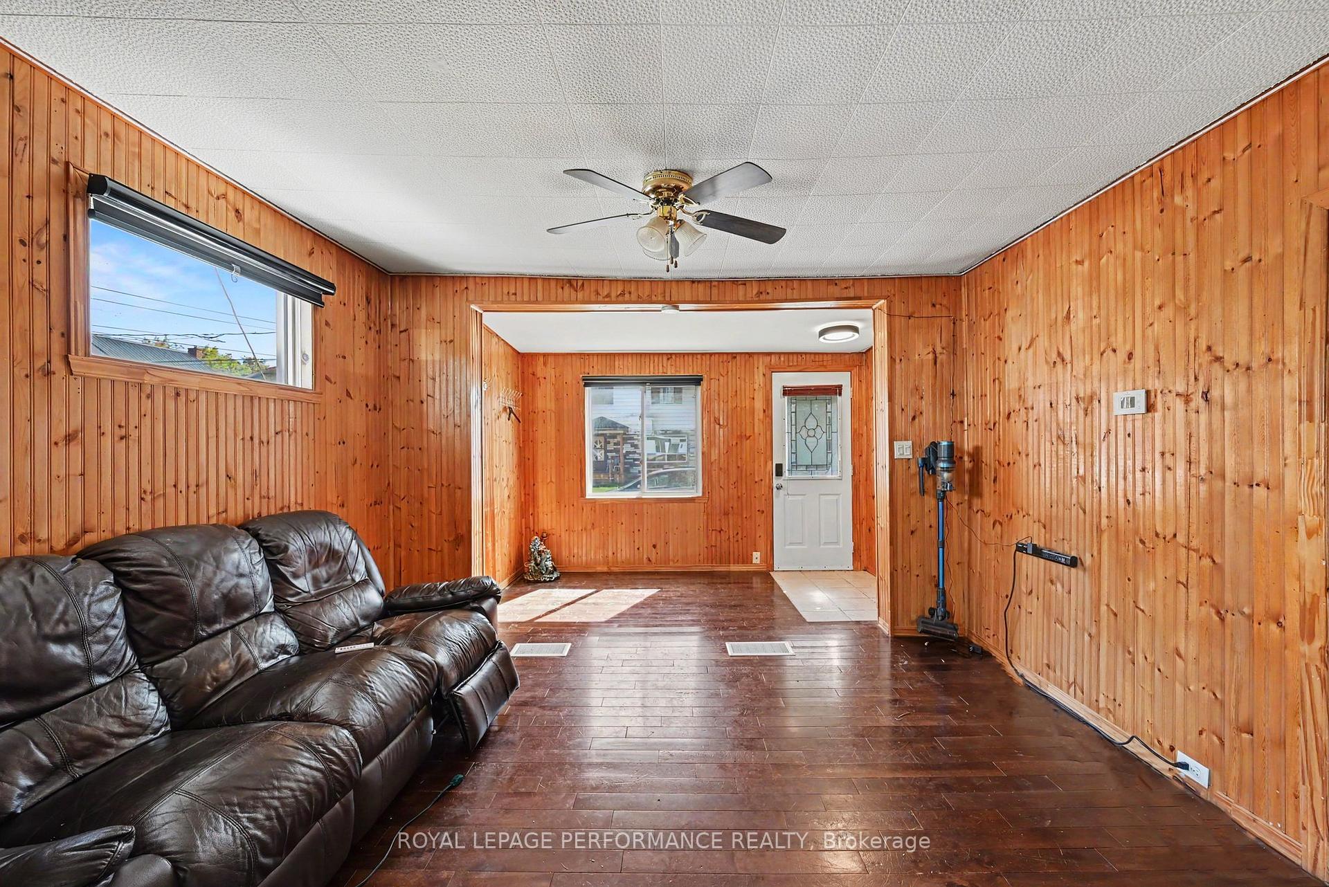 Photo 11 of 223 Sixth Street W, Cornwall, Cornwall — HOMEH
