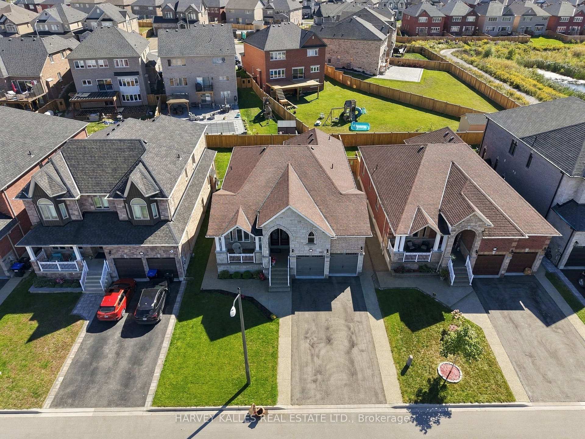 Photo 2 of 1650 Rizzardo Crescent, Innisfil, Alcona — HOMEH