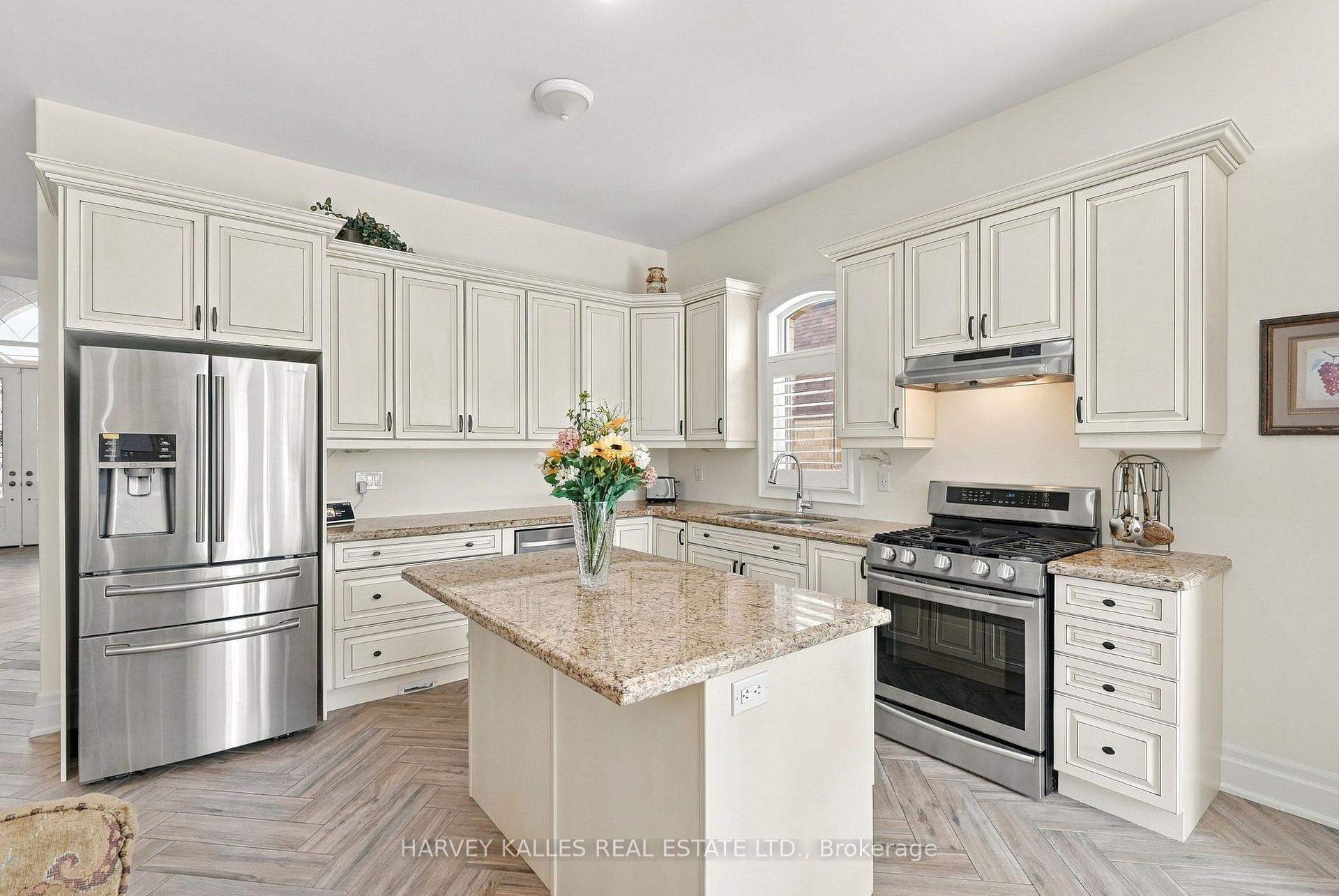 Photo 18 of 1650 Rizzardo Crescent, Innisfil, Alcona — HOMEH